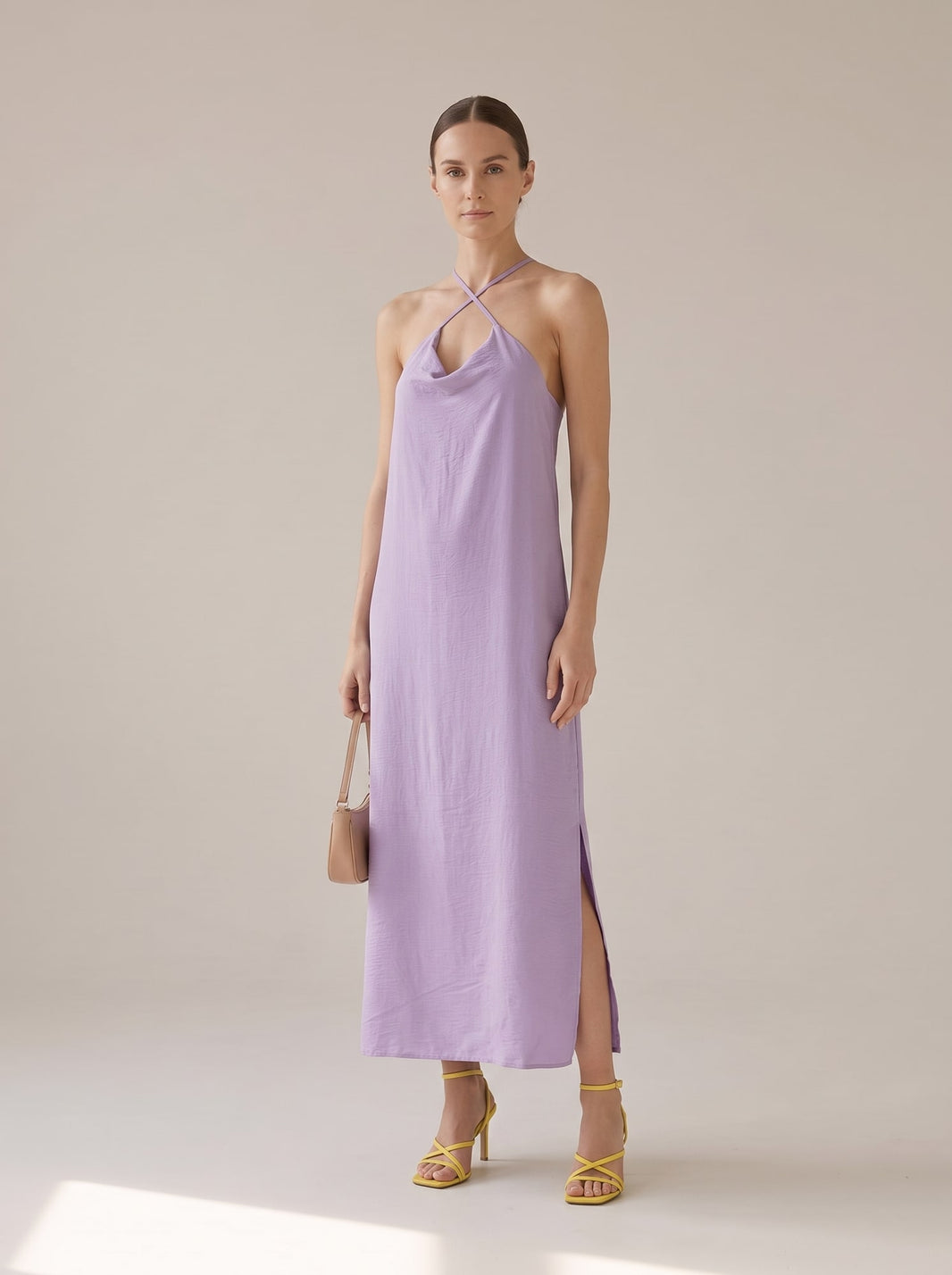 ABITO LUNGO GOFFRATO SCOLLO HALTER Lilla - indossato - IRONICA