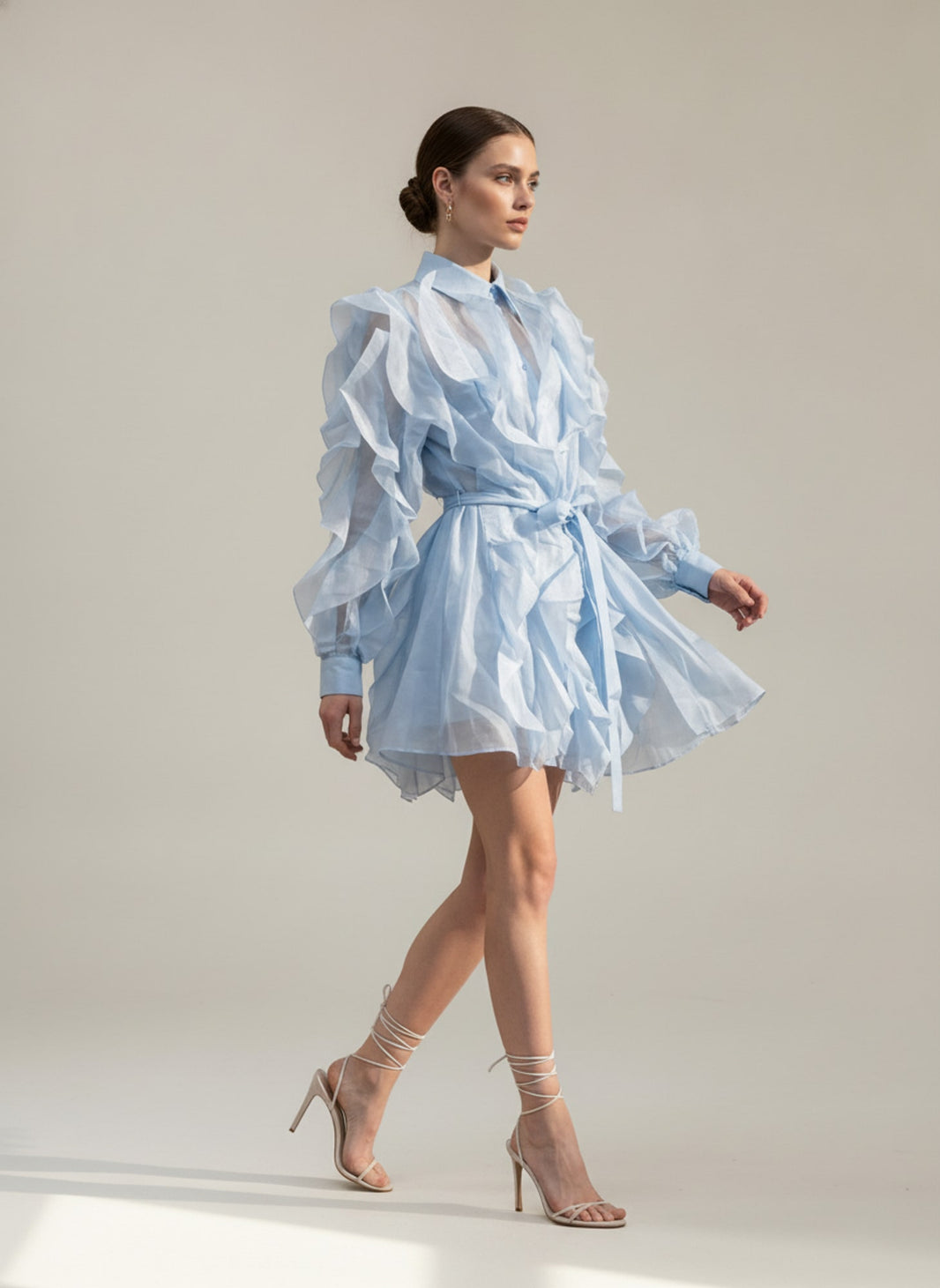 ABITO CORTO IN ORGANZA CON ROUCHES Celeste - in movimento - IRONICA