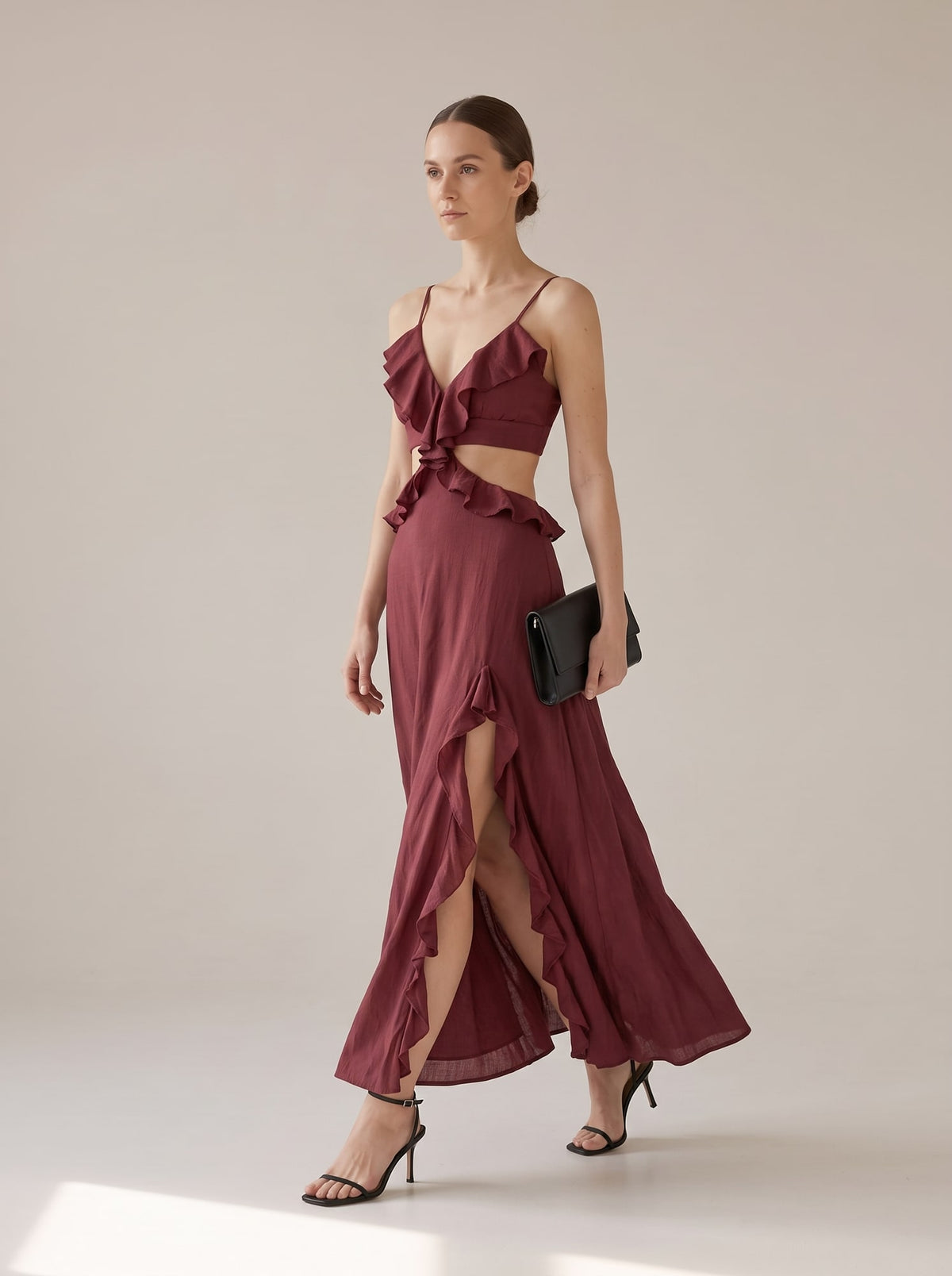 ABITO LUNGO CUT-OUT CON VOLANT Vino - in movimento - IRONICA