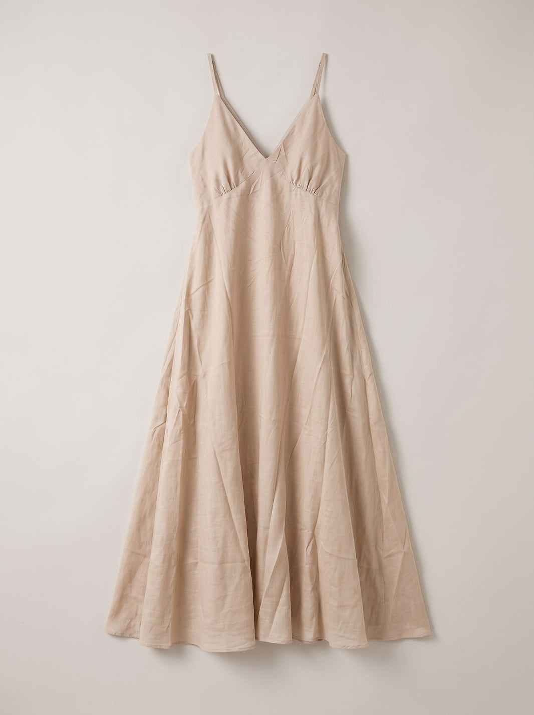 ABITO LUNGO FLUIDO CON SCOLLO A V Beige - still life - IRONICA