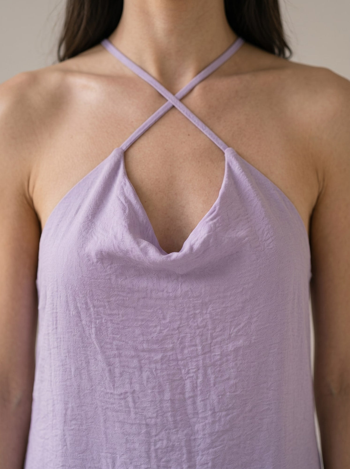 ABITO LUNGO GOFFRATO SCOLLO HALTER Lilla - dettaglio - IRONICA