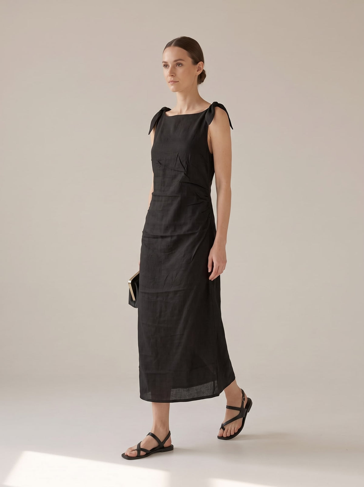 ABITO MIDI CON DRAPPEGGI E SPALLINE ANNODATE Nero - in movimento - IRONICA