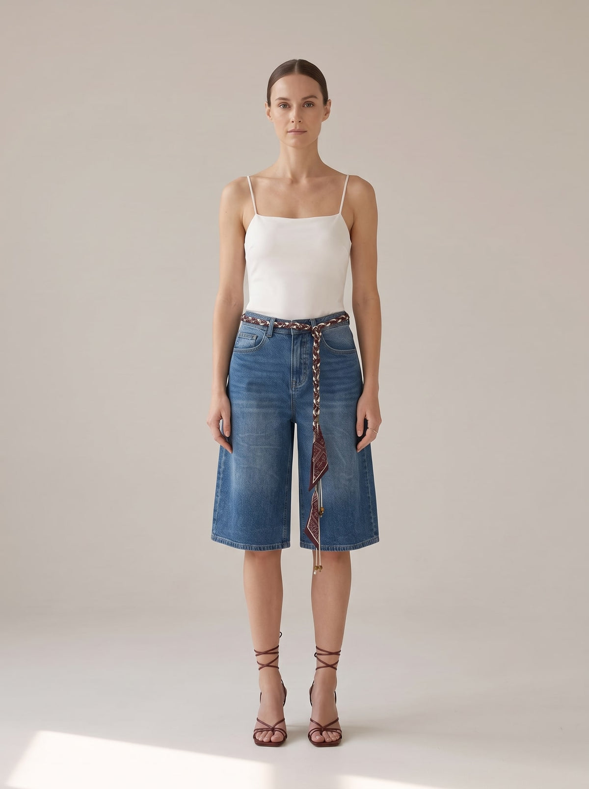 BERMUDA IN DENIM BAGGY CON CINTURA Denim - indossato - IRONICA