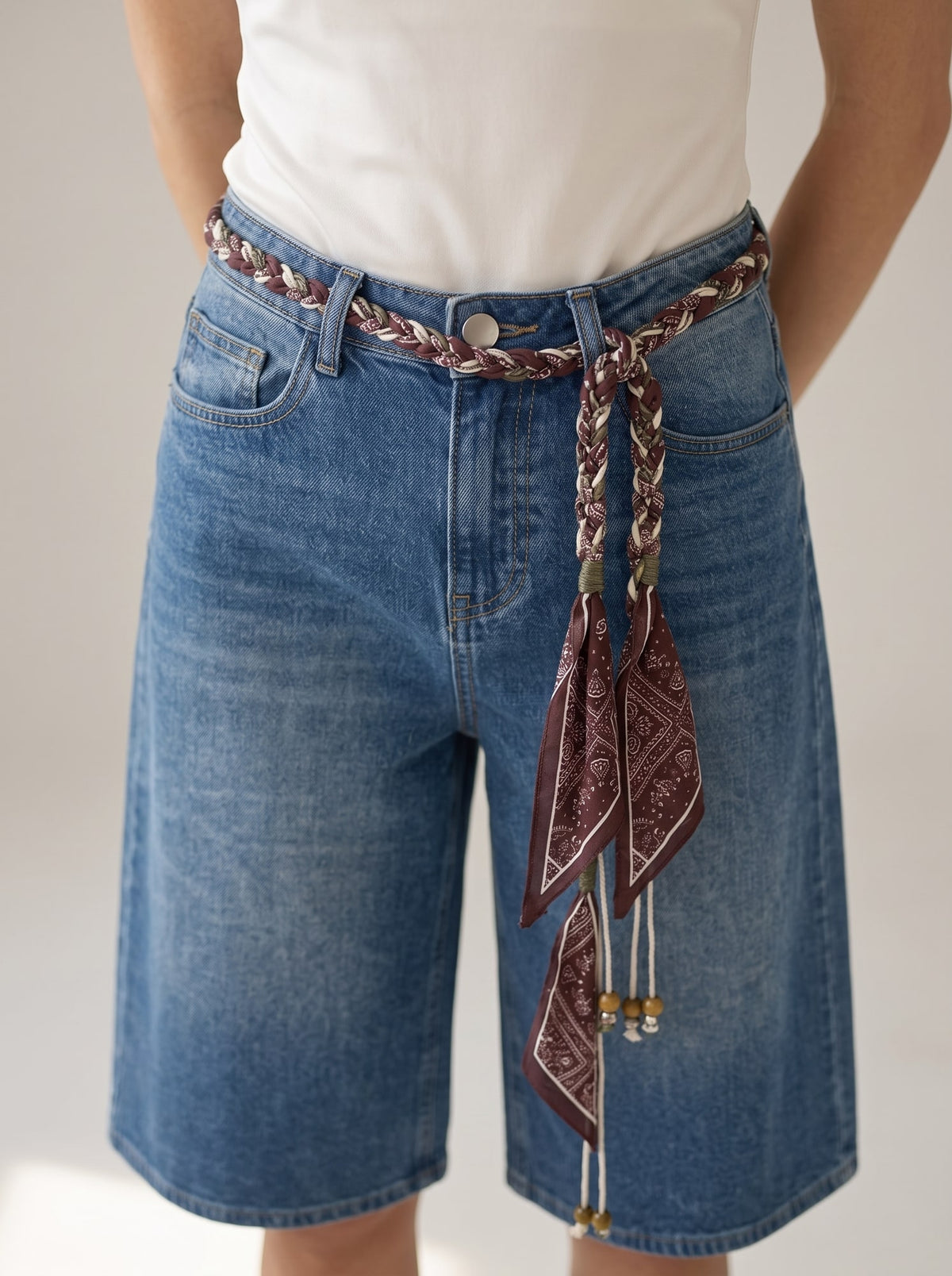 BERMUDA IN DENIM BAGGY CON CINTURA Denim - dettaglio - IRONICA