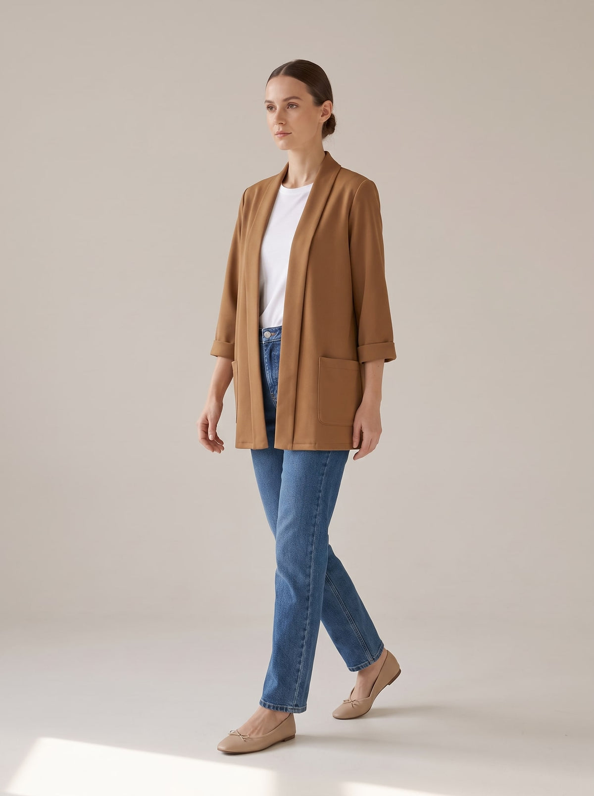BLAZER APERTO CON COLLO A SCIALLE Cammello - in movimento - IRONICA
