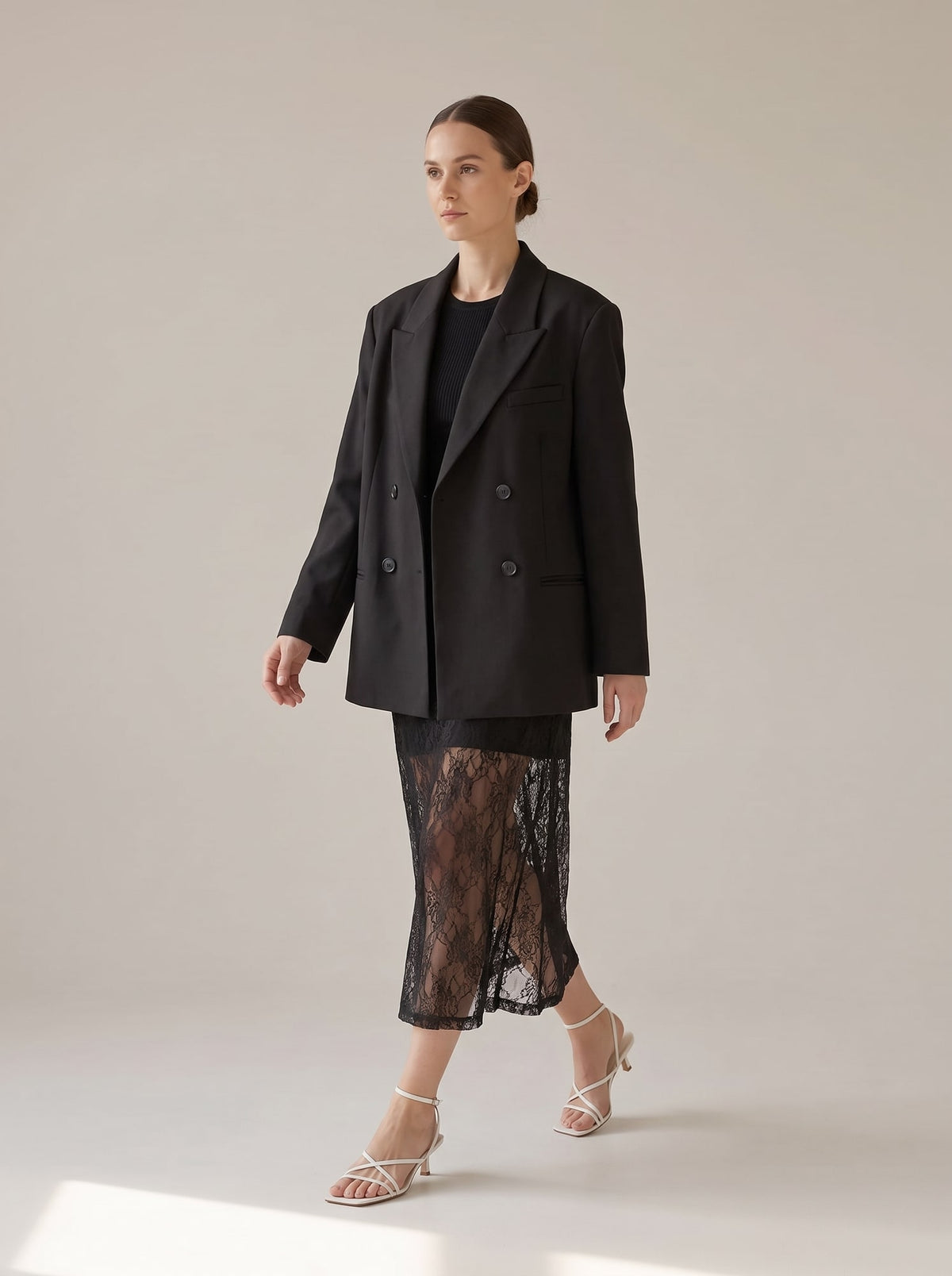 BLAZER DOPPIOPETTO OVERSIZE Nero - in movimento - IRONICA