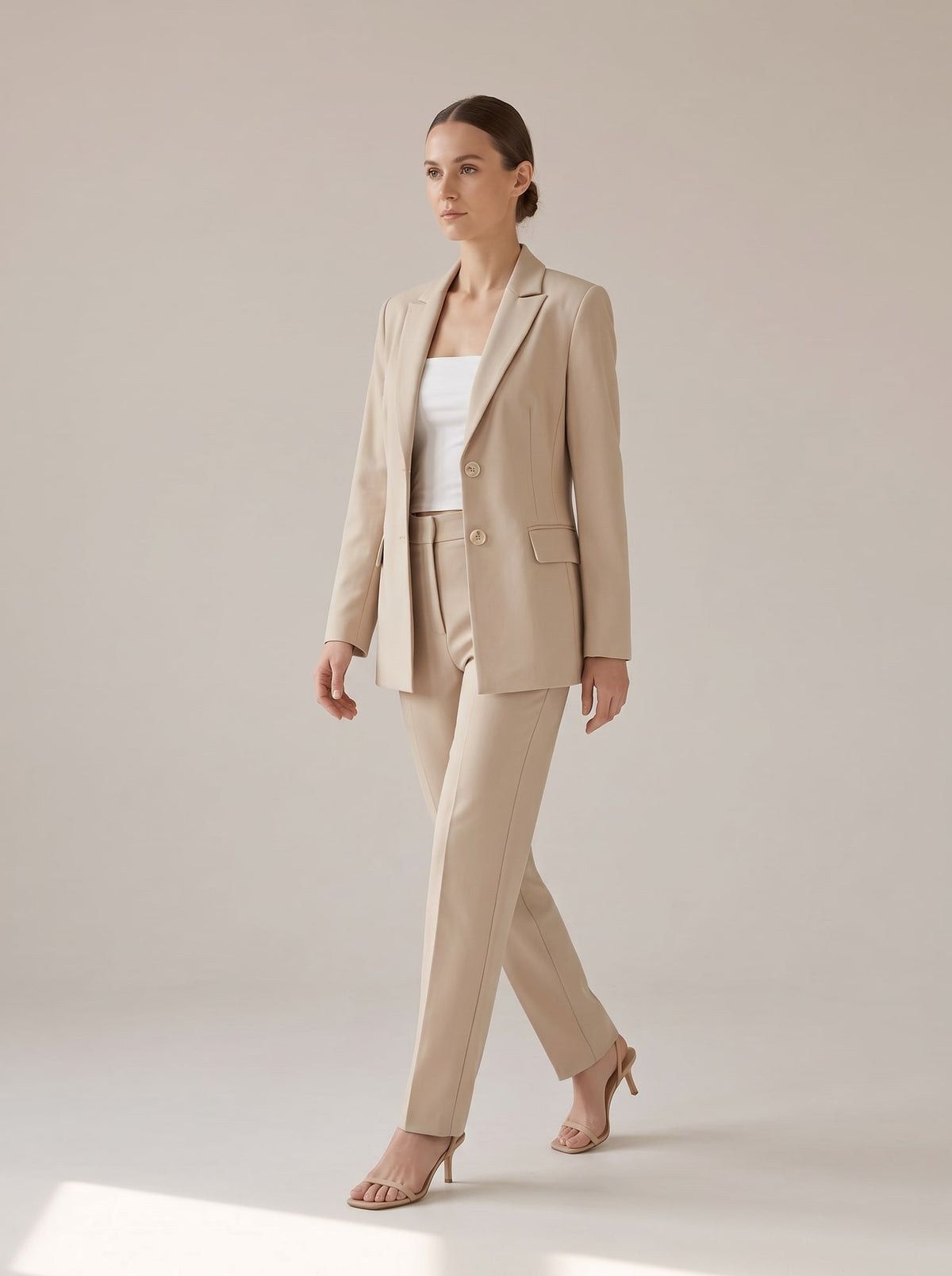 BLAZER SARTORIALE CON BOTTONI Beige - in movimento - IRONICA