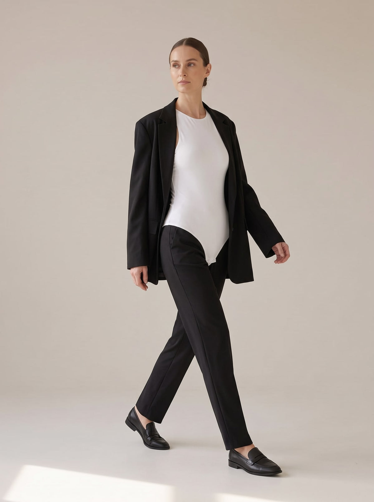 BODY CON SCOLLO ALL'AMERICANA Bianco - in movimento - IRONICA
