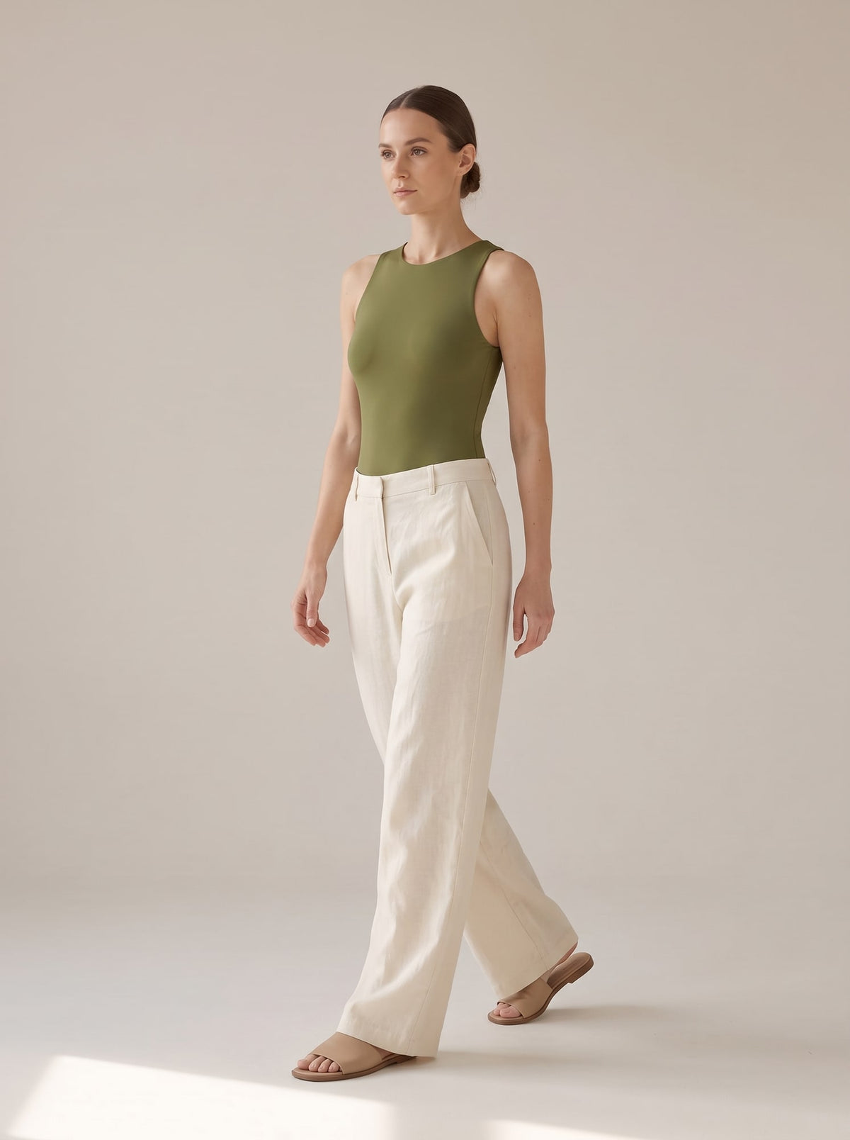 BODY CON SCOLLO ALL'AMERICANA Verde - in movimento - IRONICA
