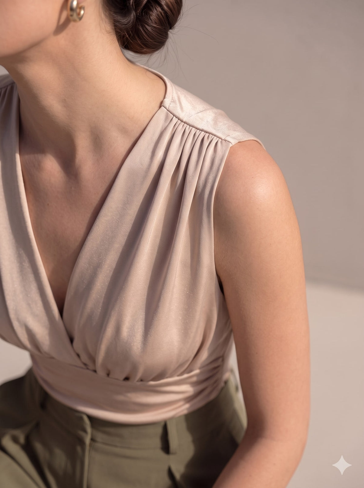 BODY DRAPPEGGIATO CON SCOLLO A V Champagne - dettaglio - IRONICA