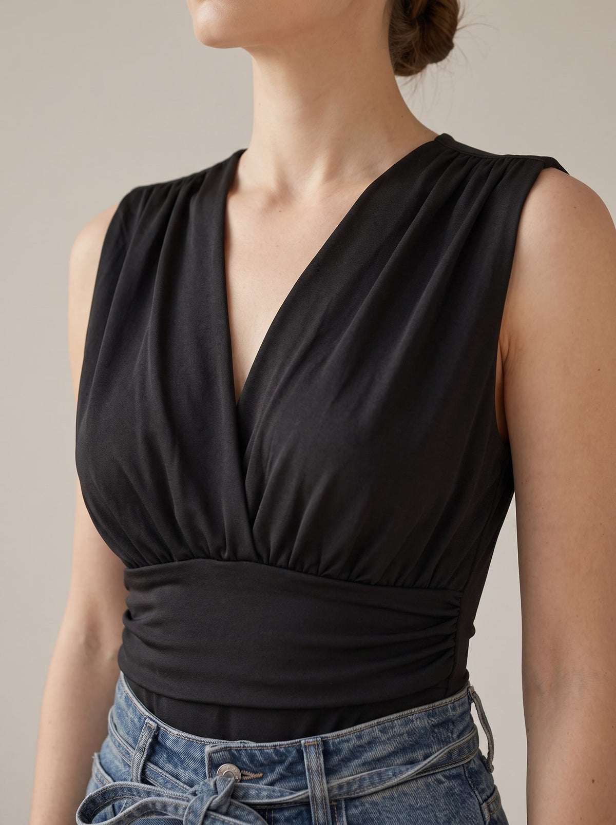BODY DRAPPEGGIATO CON SCOLLO A V Nero - dettaglio - IRONICA
