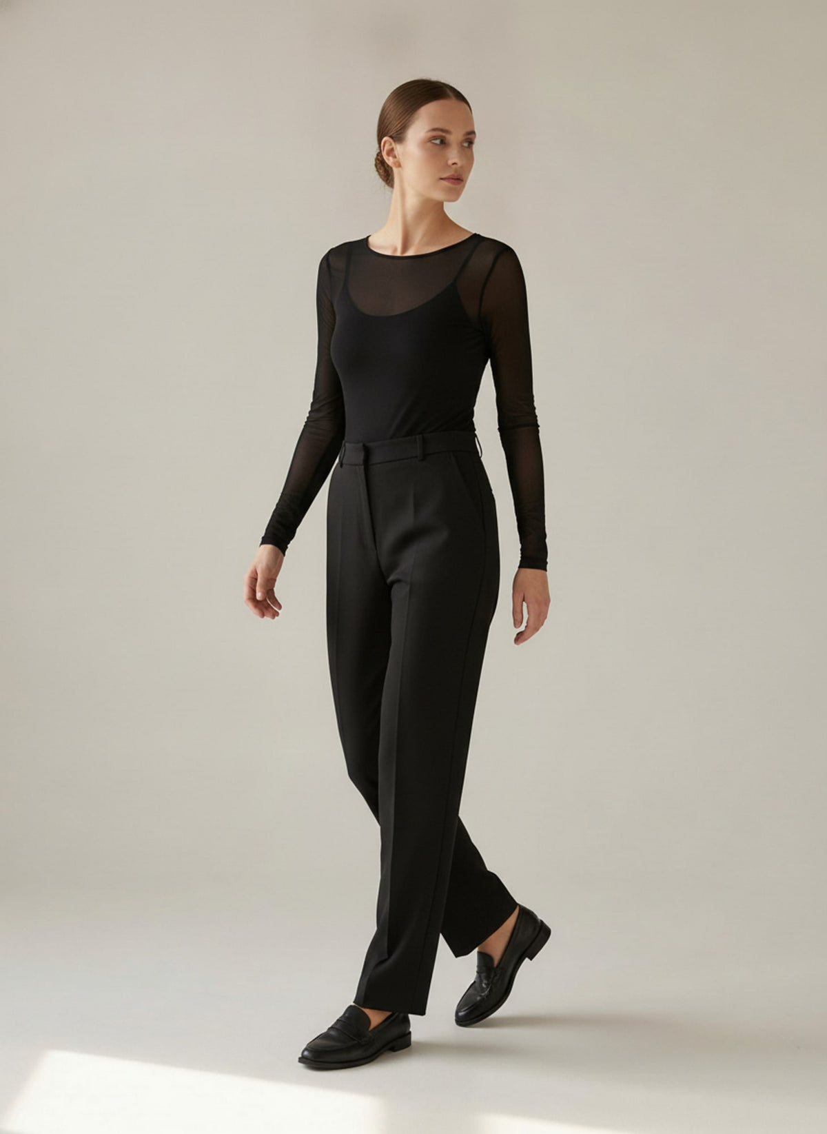 BODY IN TULLE A MANICHE LUNGHE Nero - in movimento - IRONICA