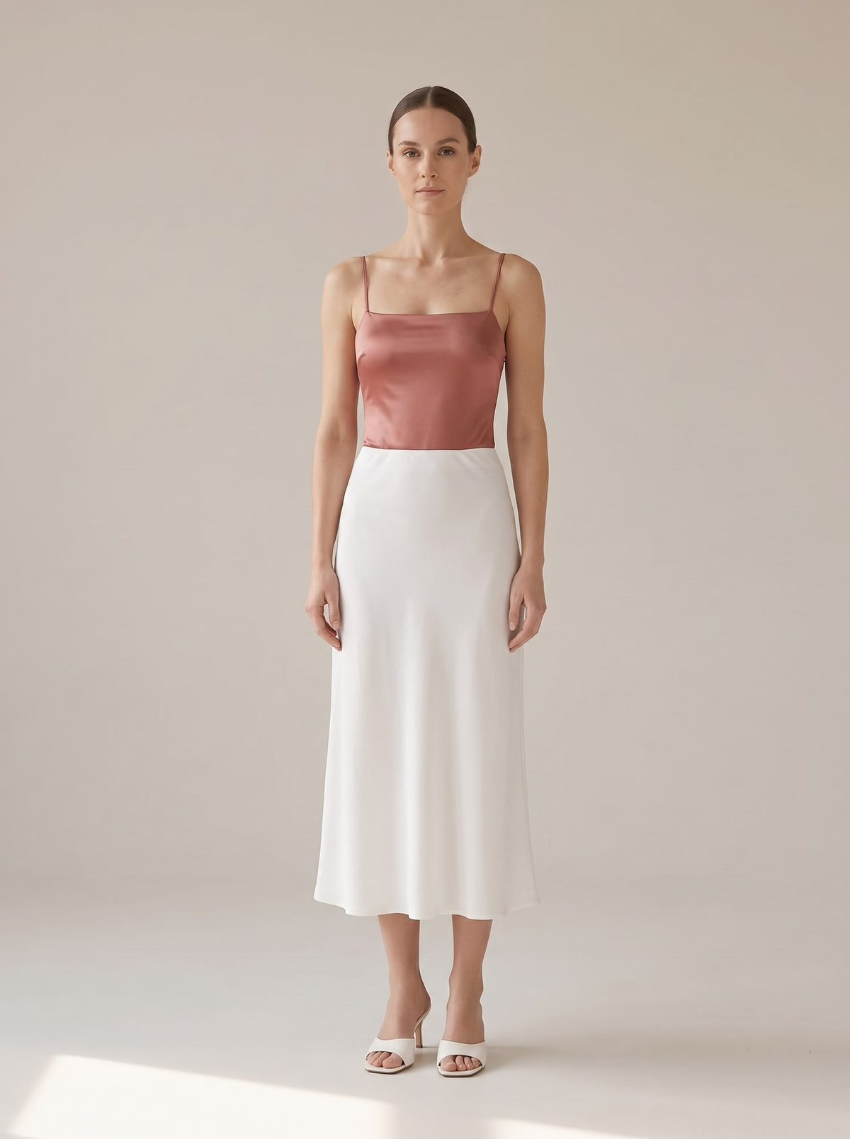 BODY SATINATO CON BRETELLE Blush Pink - indossato - IRONICA