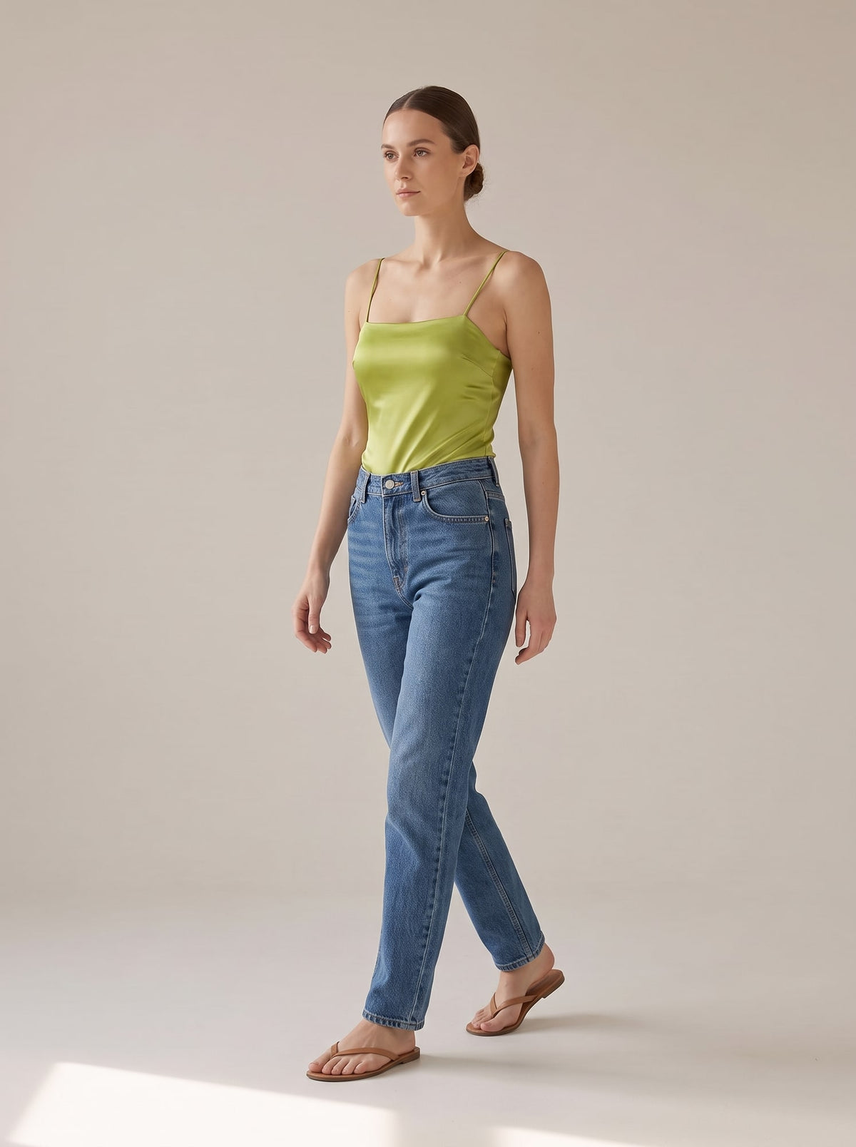 BODY SATINATO CON BRETELLE Pistacchio - in movimento - IRONICA