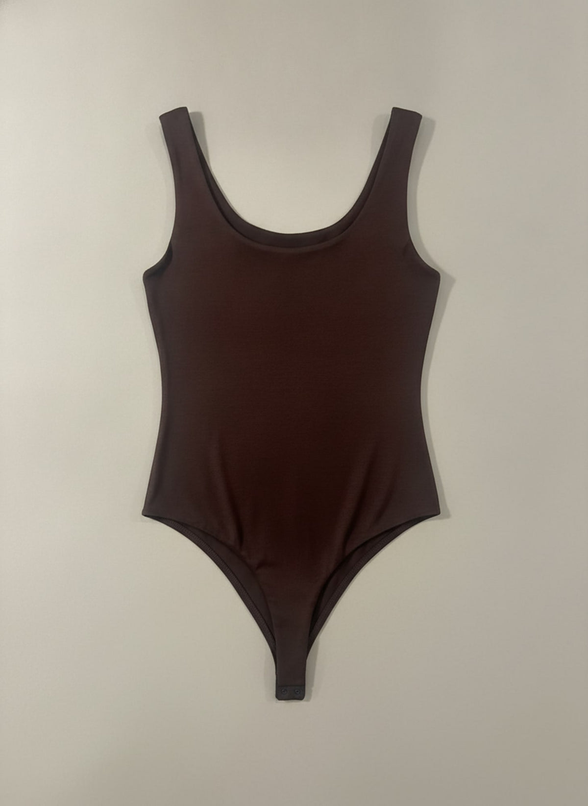 BODY SENZA MANICHE SCOLLO TONDO Moro - still life - IRONICA