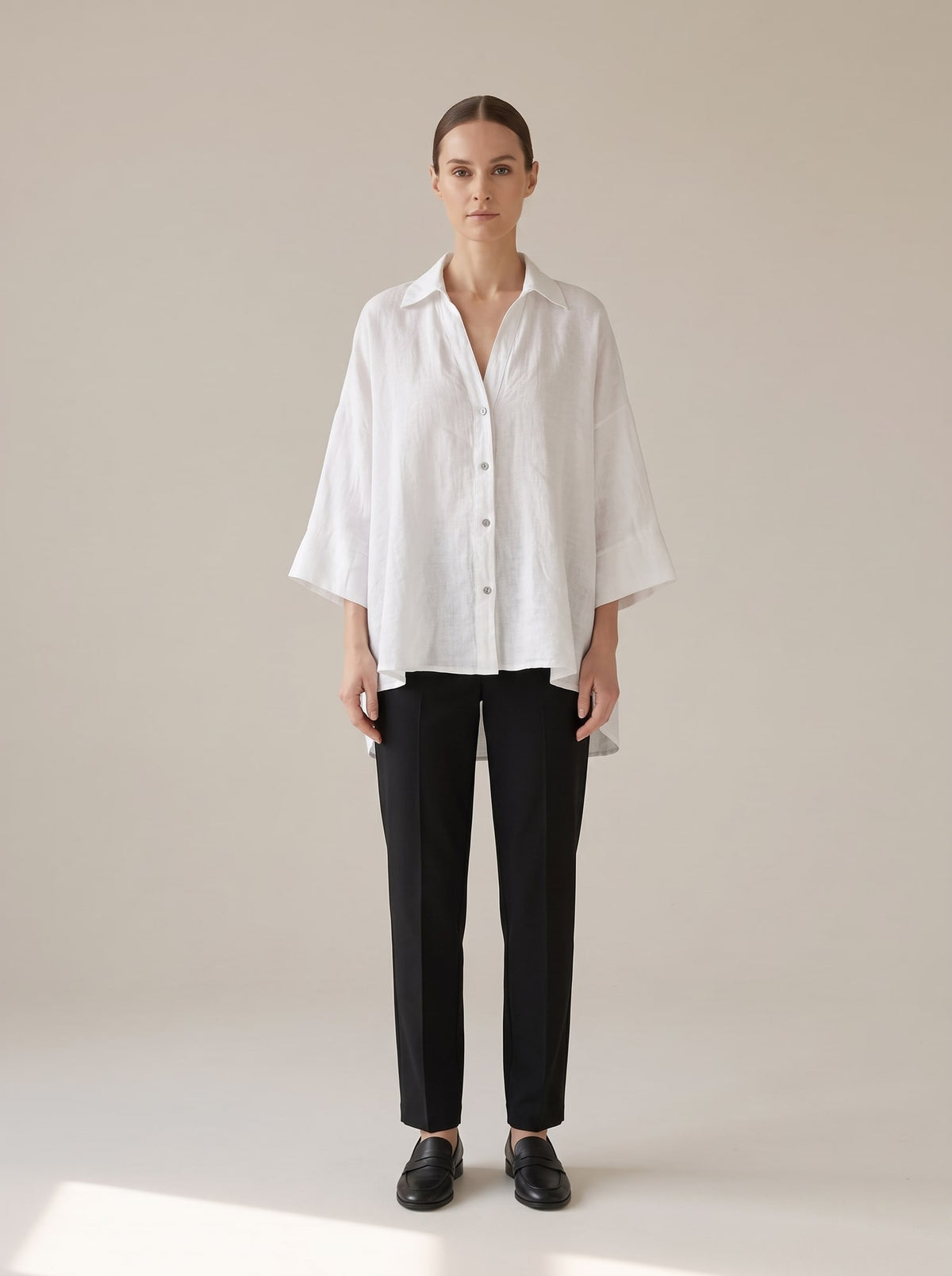 CAMICIA OVERSIZE IN LINO Bianco - indossato - IRONICA