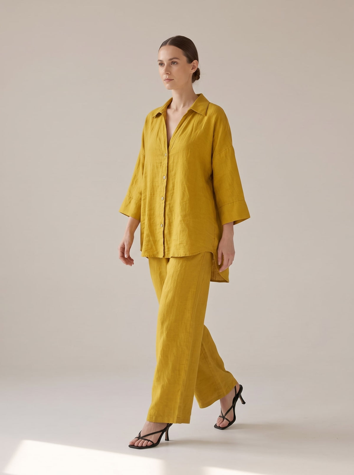 CAMICIA OVERSIZE IN LINO Senape - in movimento - IRONICA