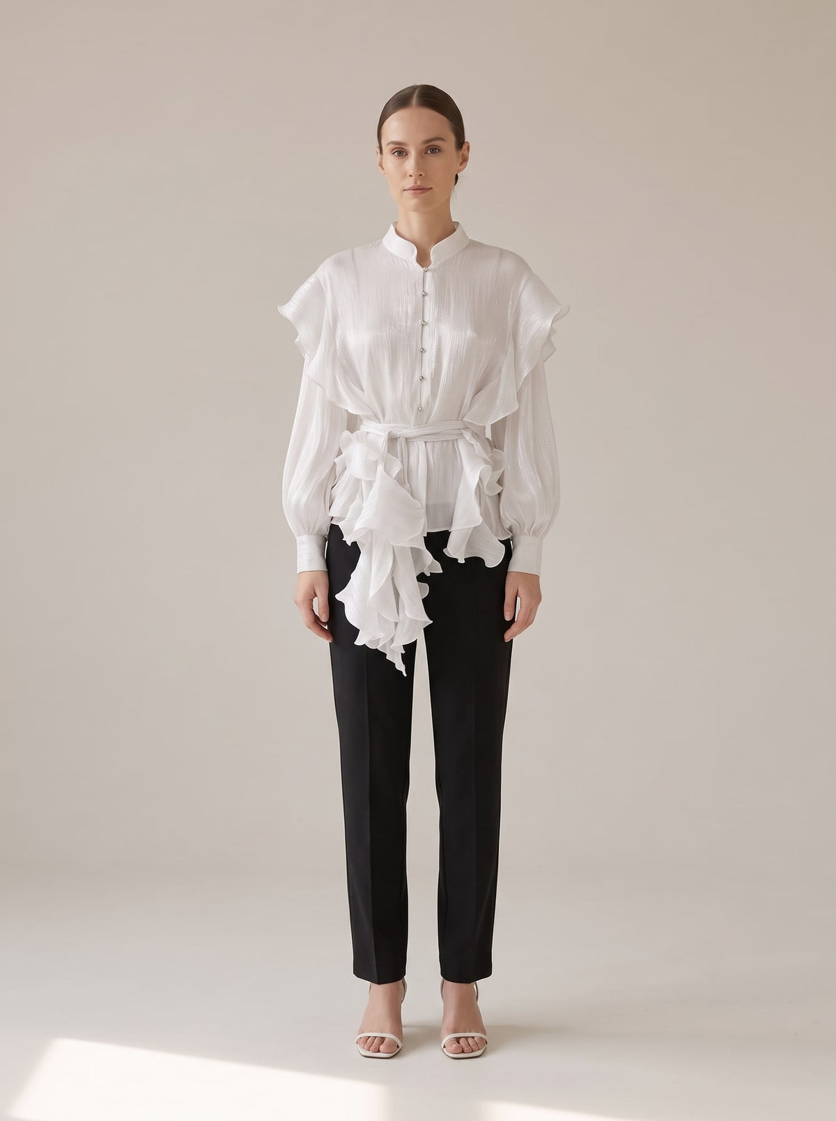 CAMICIA SEMITRASPARENTE CON ROUCHES Bianco - indossato - IRONICA