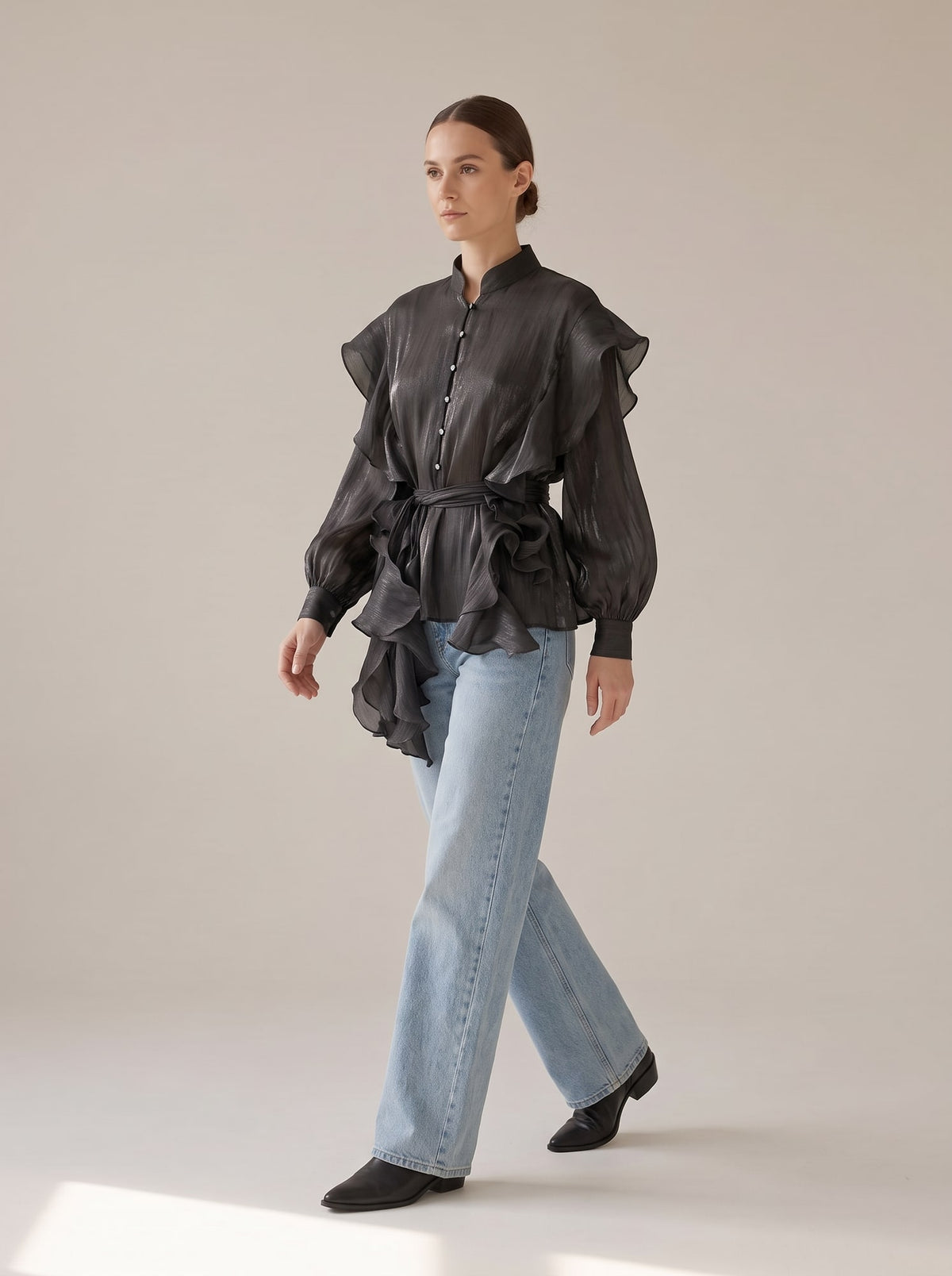 CAMICIA SEMITRASPARENTE CON ROUCHES Nero - in movimento - IRONICA
