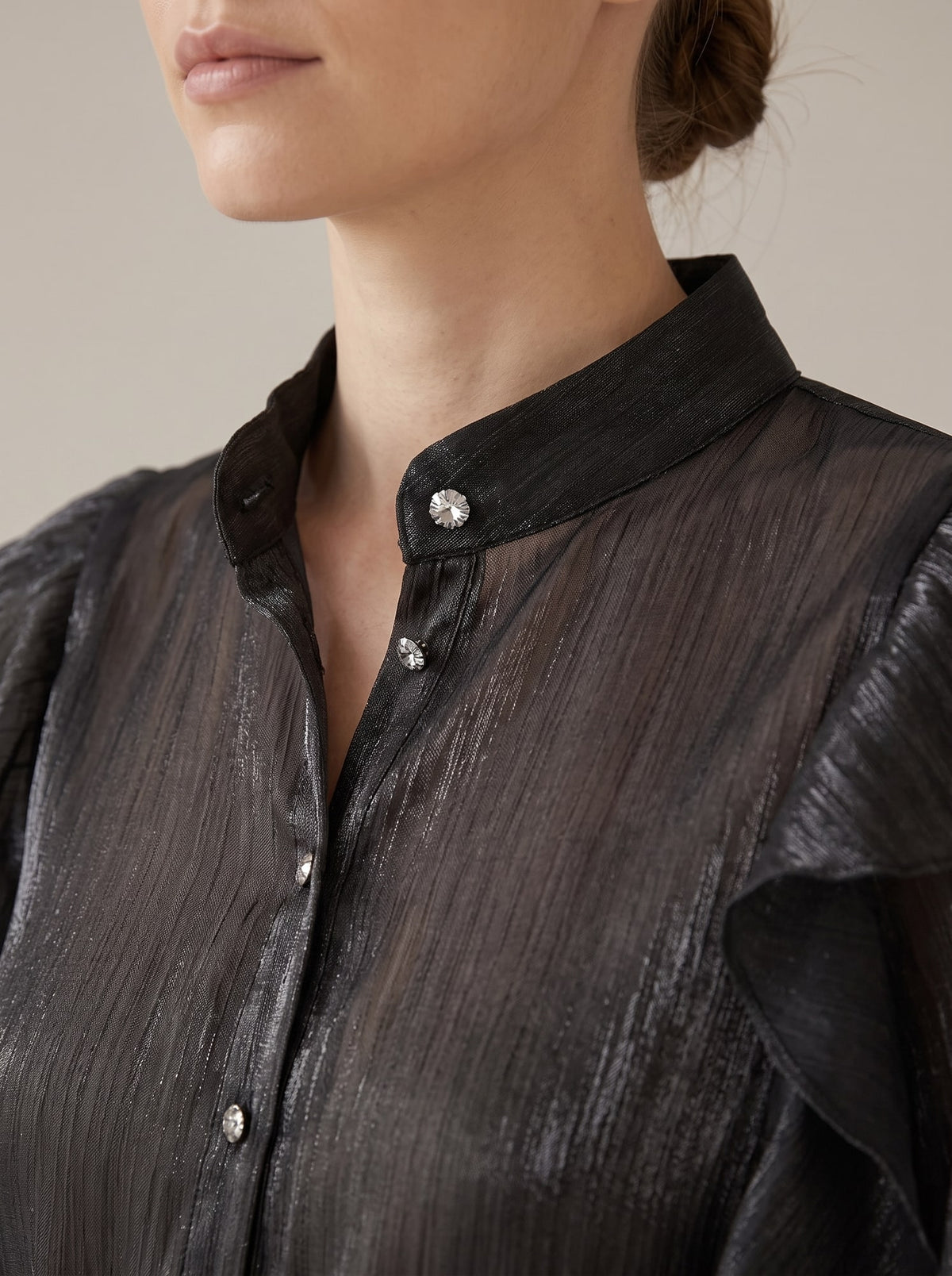 CAMICIA SEMITRASPARENTE CON ROUCHES Nero - dettaglio - IRONICA