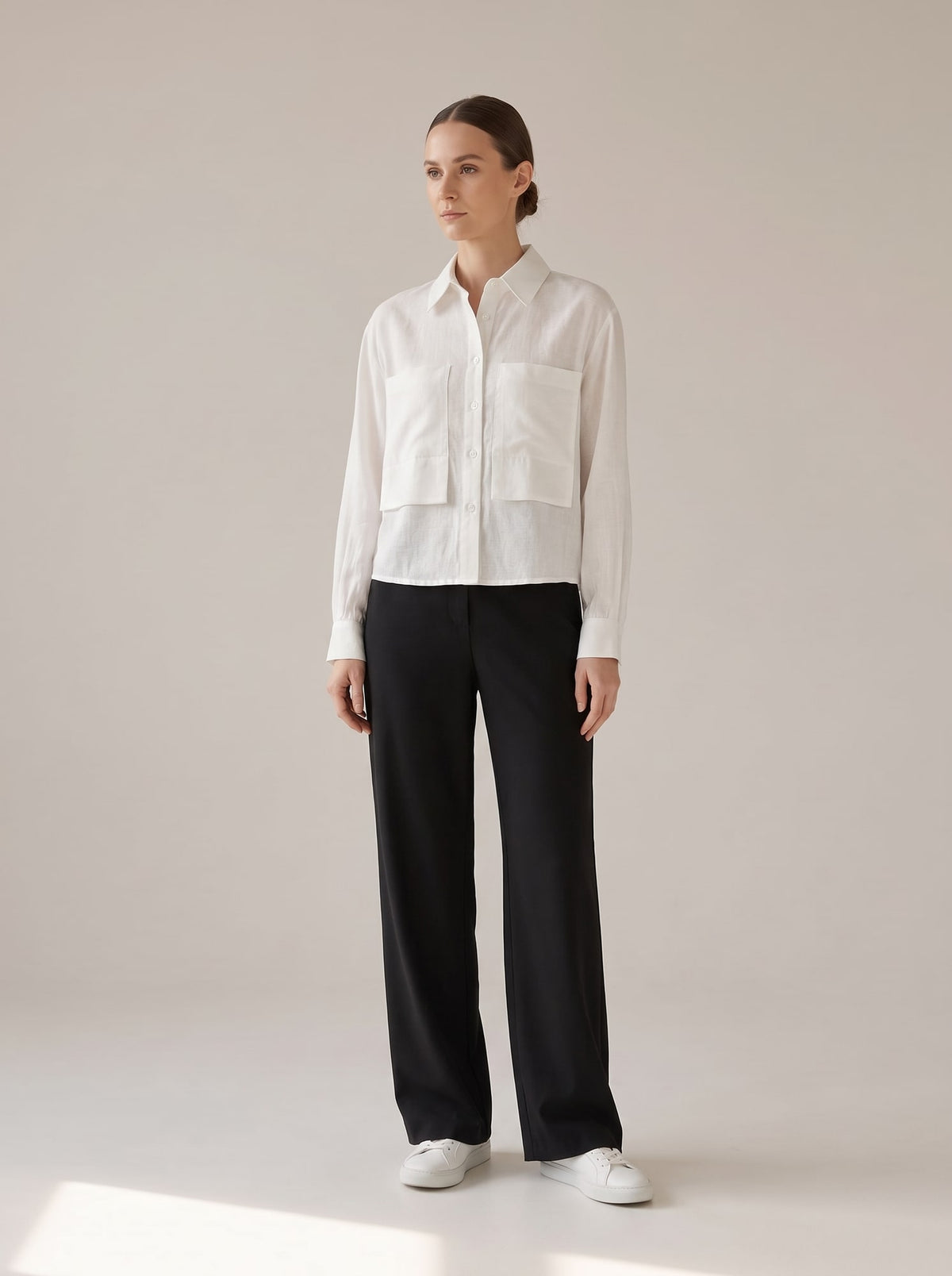CAMICIA SEMITRASPARENTE CON TASCHE Bianco - indossato - IRONICA
