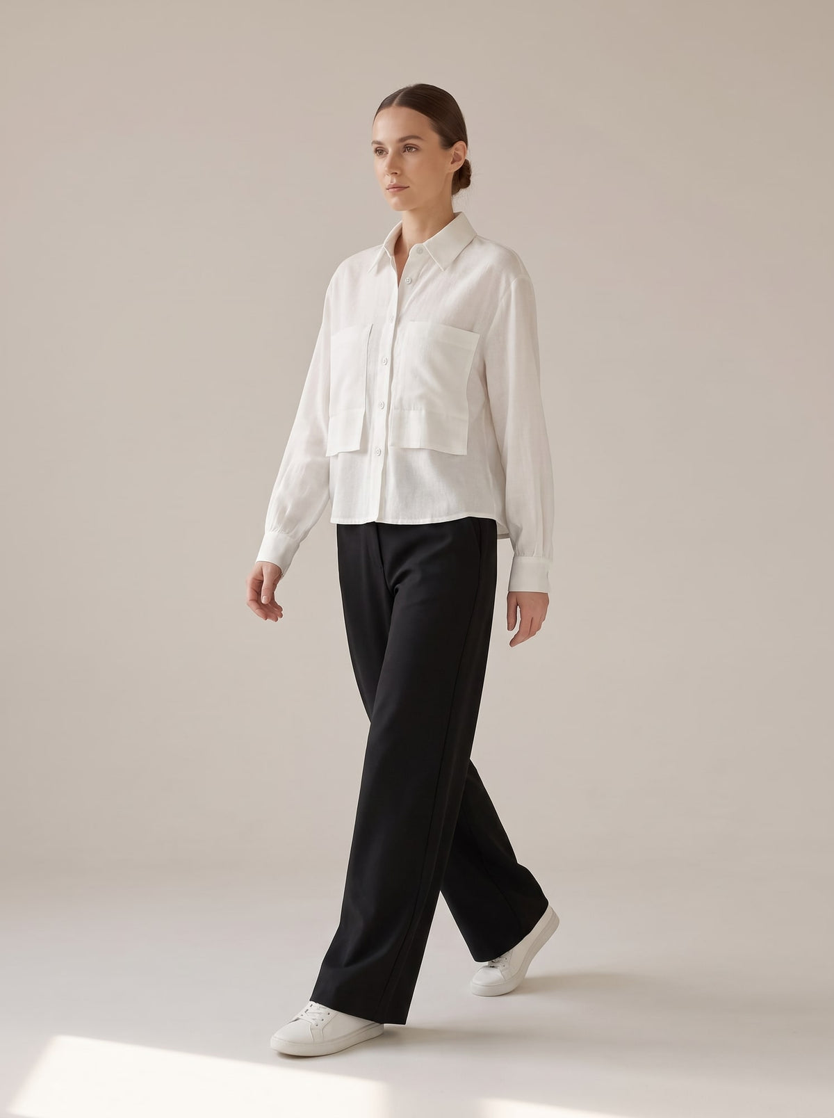 CAMICIA SEMITRASPARENTE CON TASCHE Bianco - in movimento - IRONICA