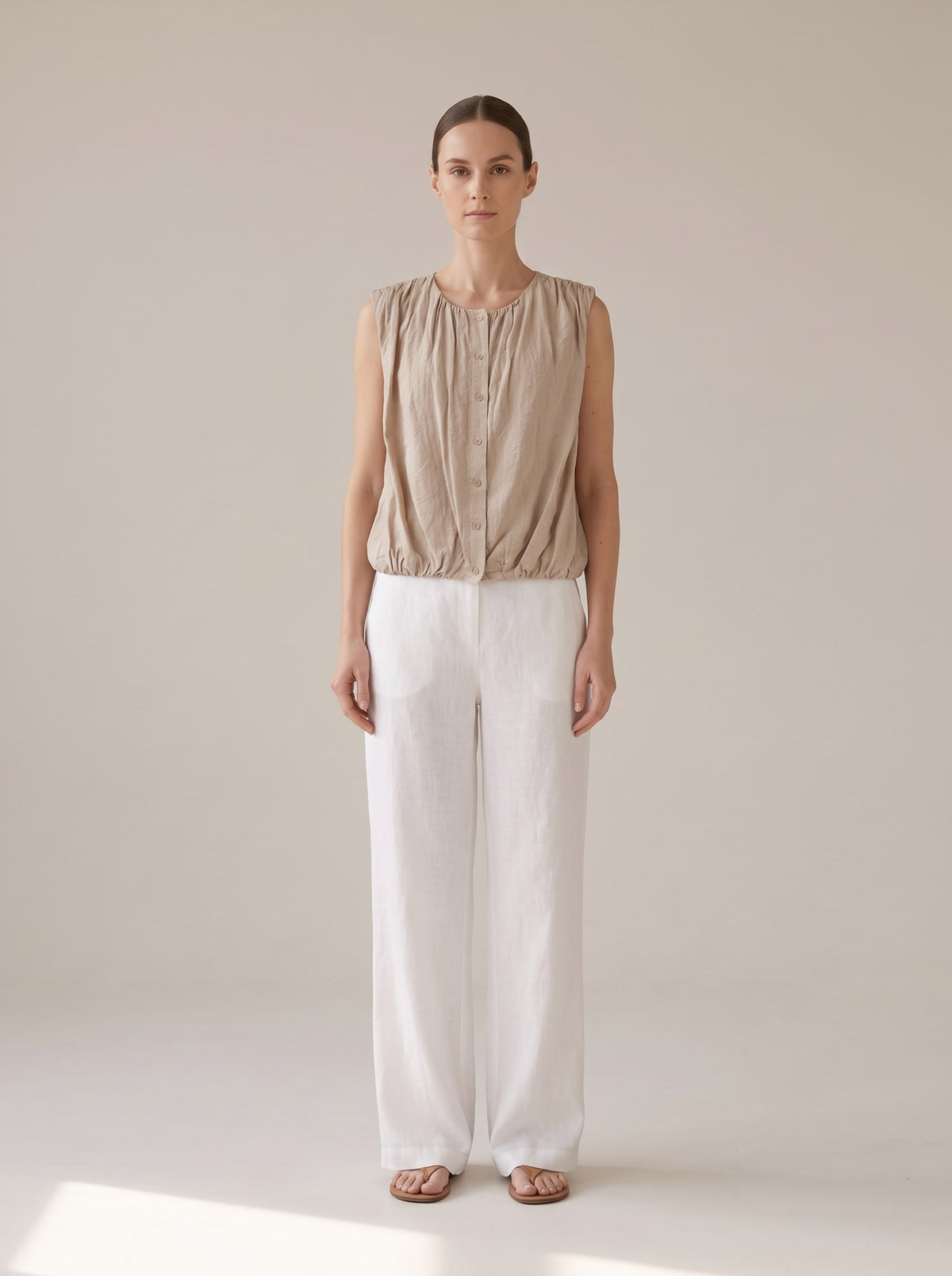 CAMICIA SENZA MANICHE EFFETTO PALLONCINO Beige - indossato - IRONICA