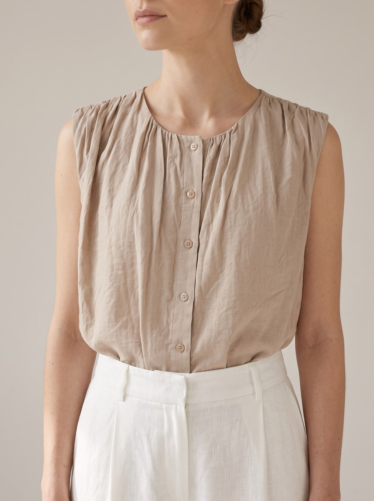 CAMICIA SENZA MANICHE EFFETTO PALLONCINO Beige - dettaglio - IRONICA