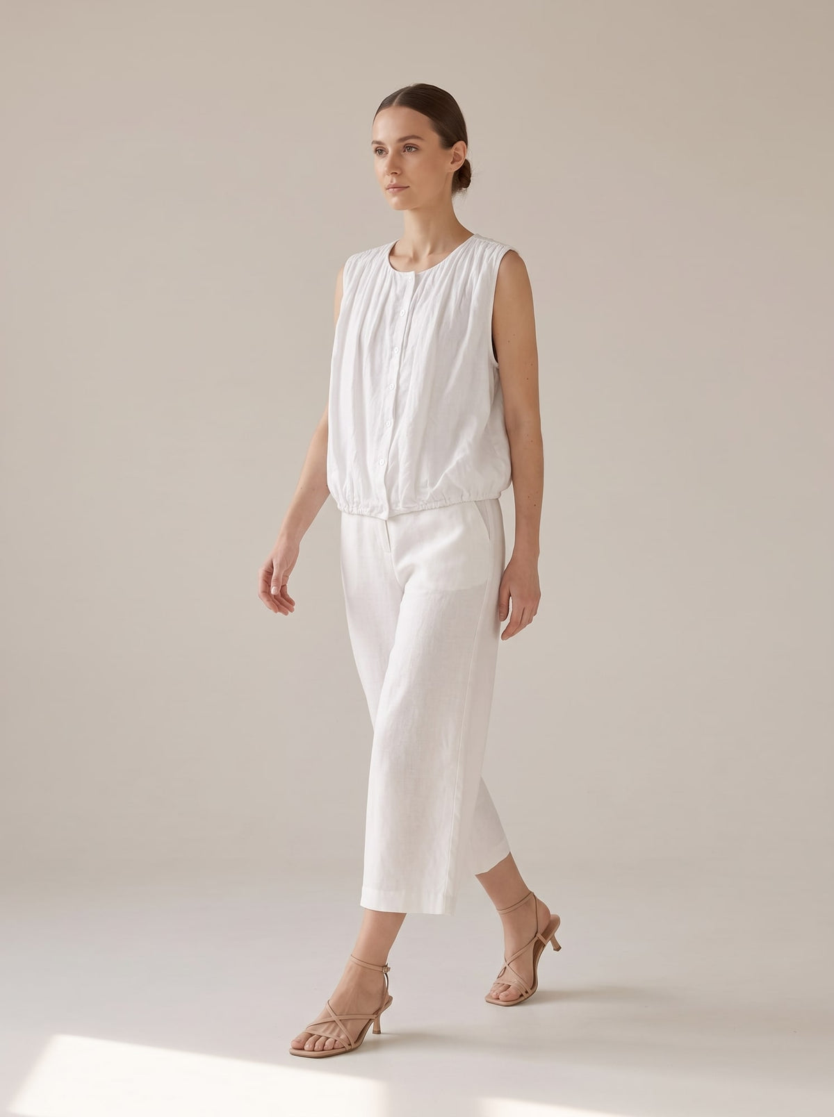 CAMICIA SENZA MANICHE EFFETTO PALLONCINO Bianco - in movimento - IRONICA