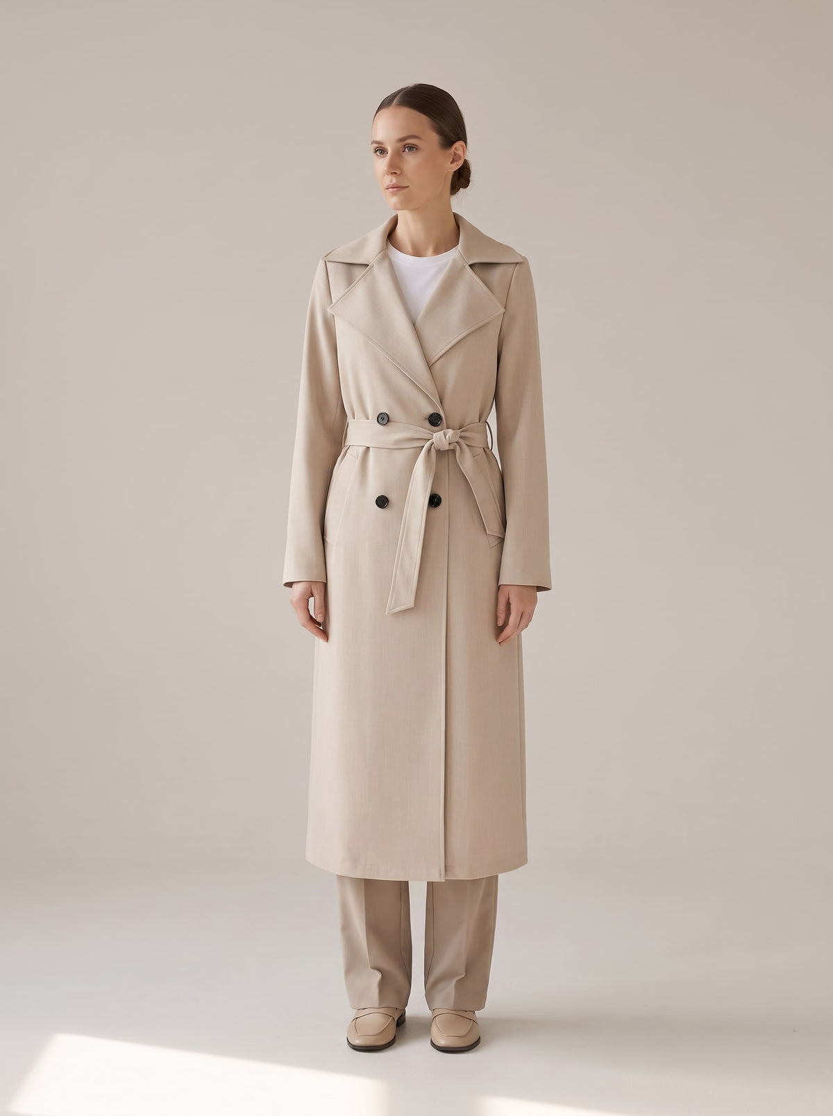 CAPPOTTO DOPPIOPETTO CON CINTURA Crema - indossato - IRONICA