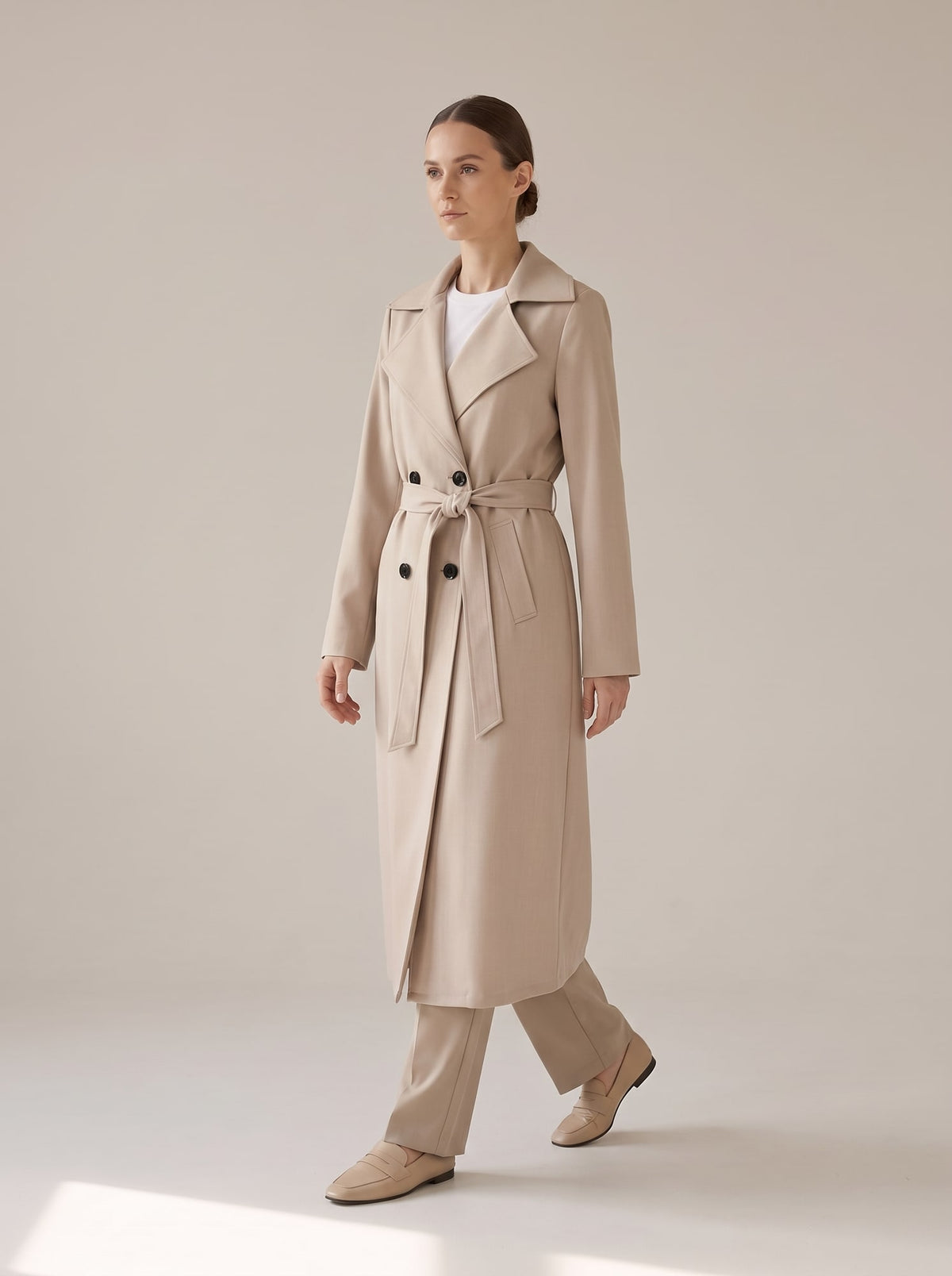 CAPPOTTO DOPPIOPETTO CON CINTURA Crema - in movimento - IRONICA