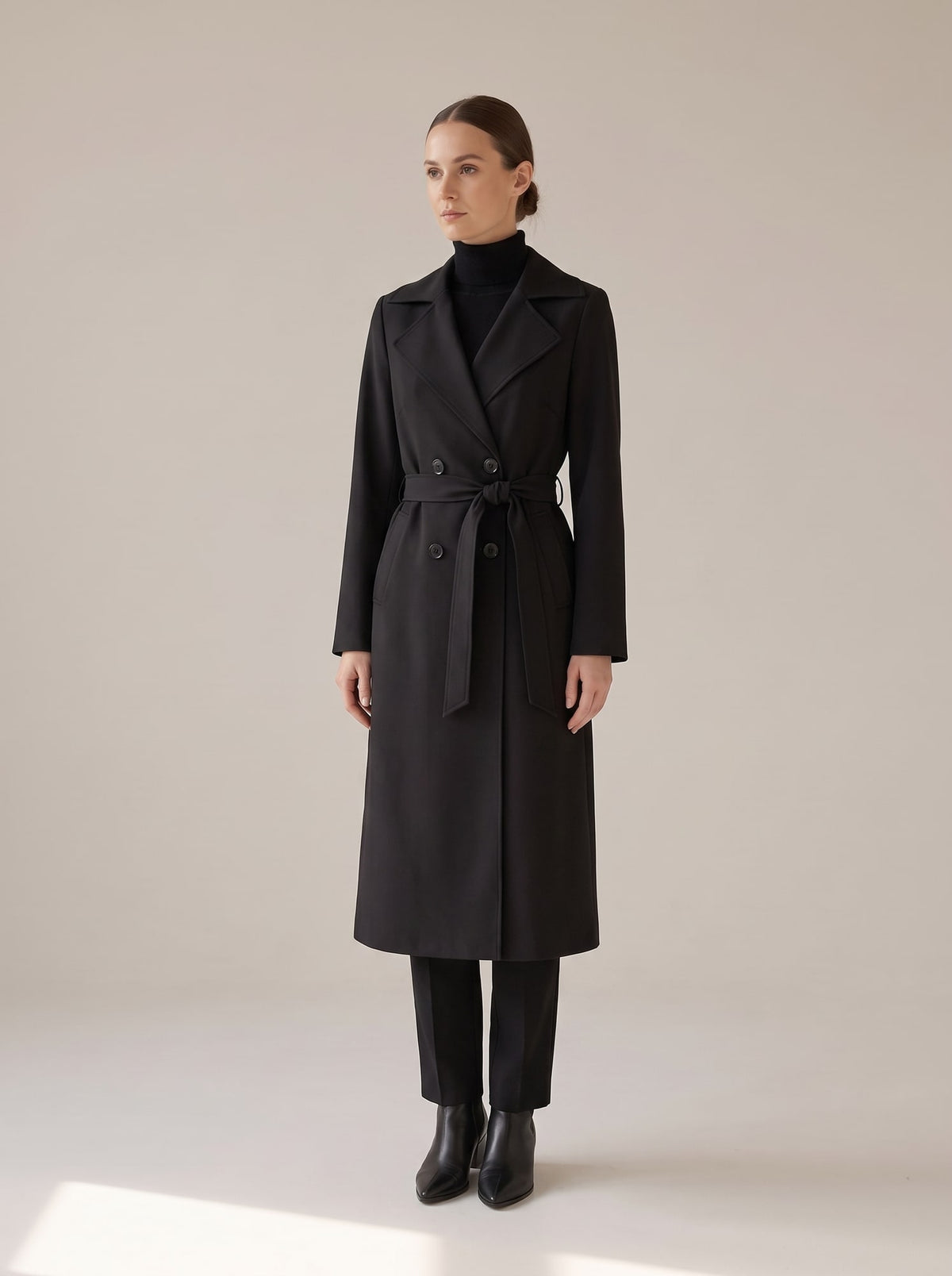 CAPPOTTO DOPPIOPETTO CON CINTURA Nero - indossato - IRONICA