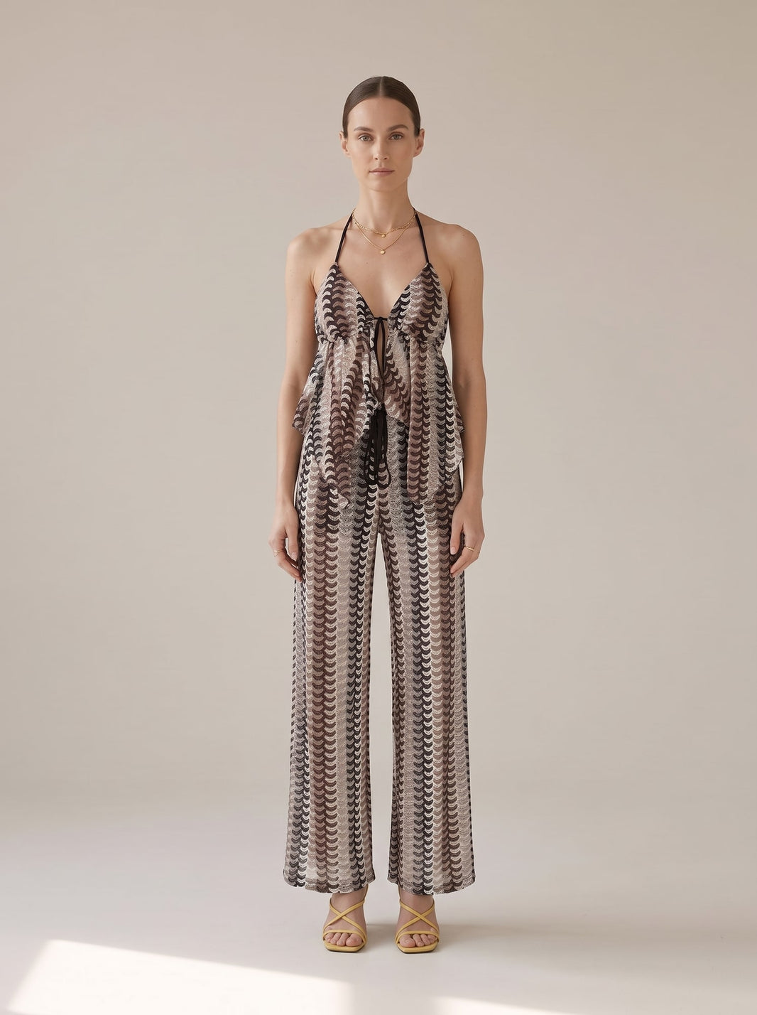 COORDINATO CROCHET ASIMMETRICO Nero - indossato - IRONICA