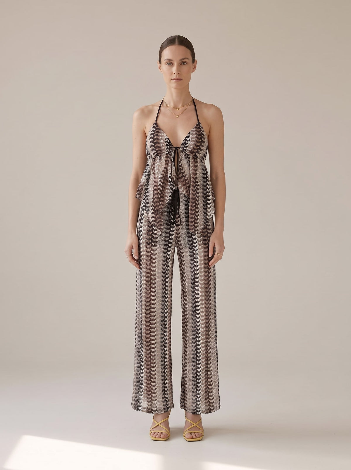 COORDINATO CROCHET ASIMMETRICO Nero - indossato - IRONICA