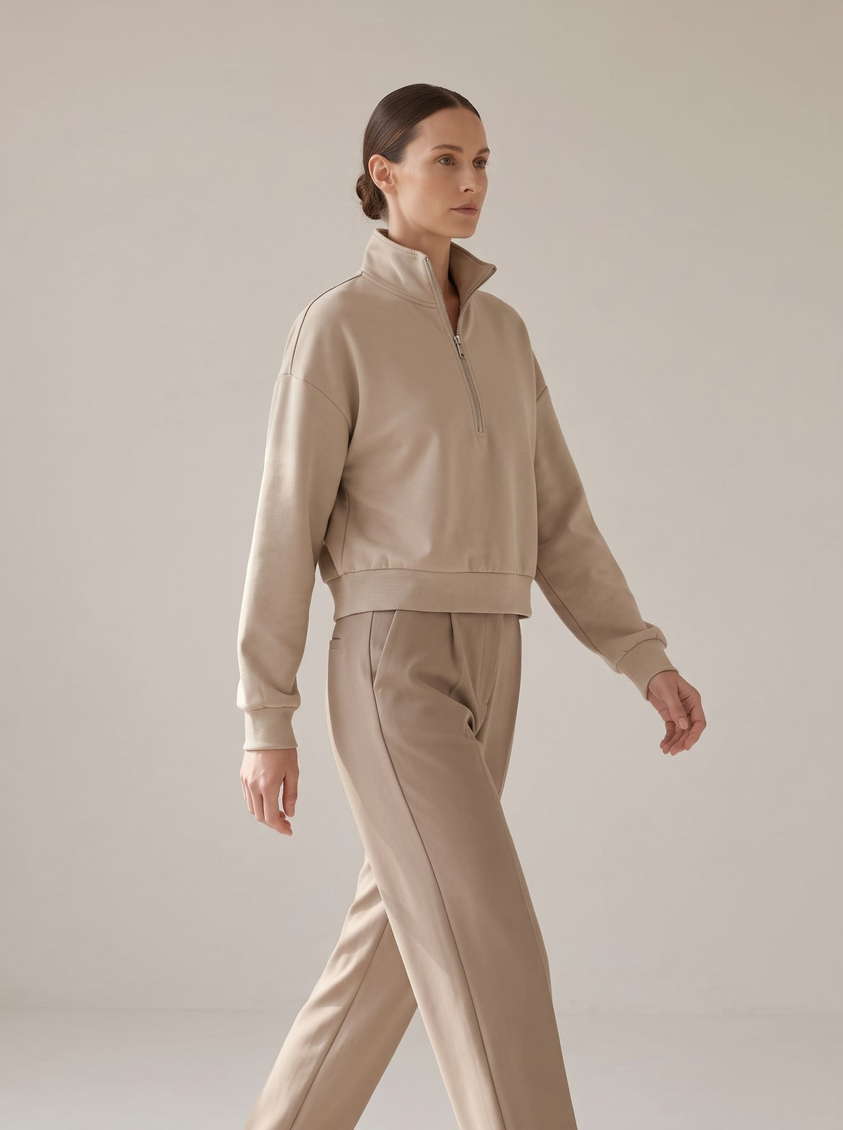 FELPA CROP CON CERNIERA Beige - in movimento - IRONICA