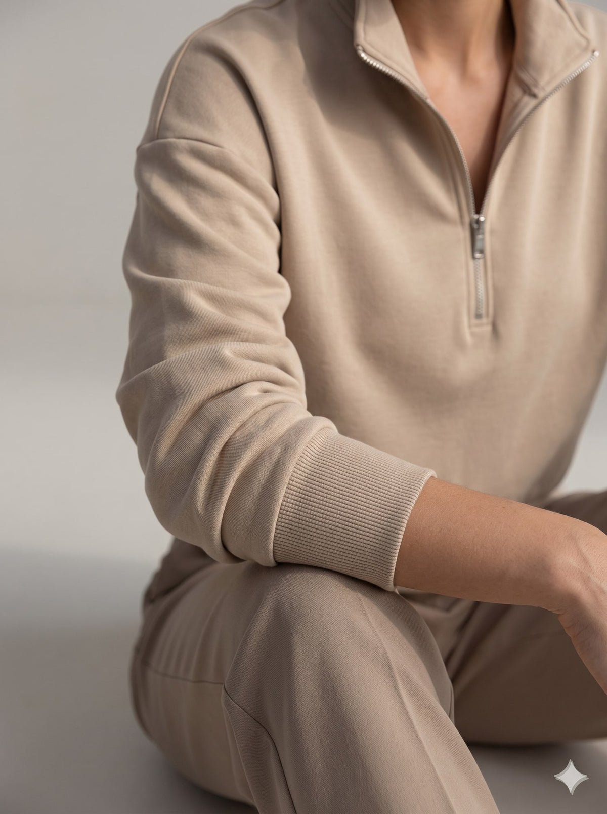 FELPA CROP CON CERNIERA Beige - dettaglio - IRONICA