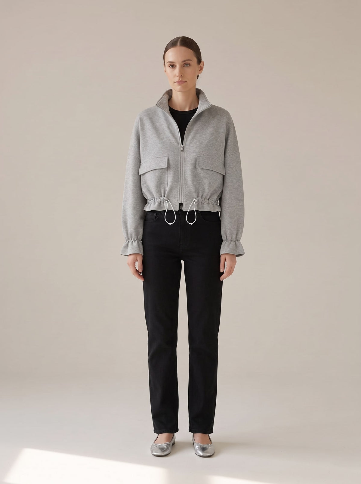 FELPA CROPPED CON TASCHE CARGO Grigio - indossato - IRONICA