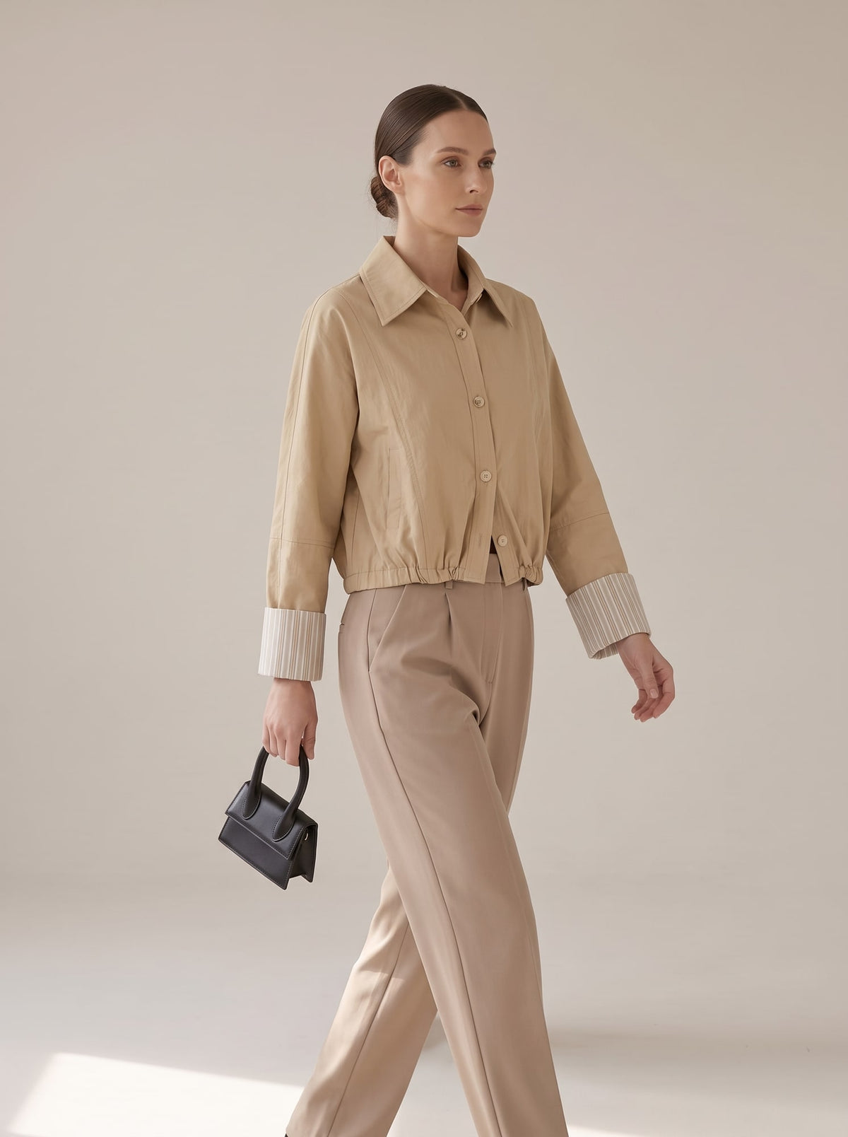 GIACCA CROPPED CON COULISSE Beige - in movimento - IRONICA