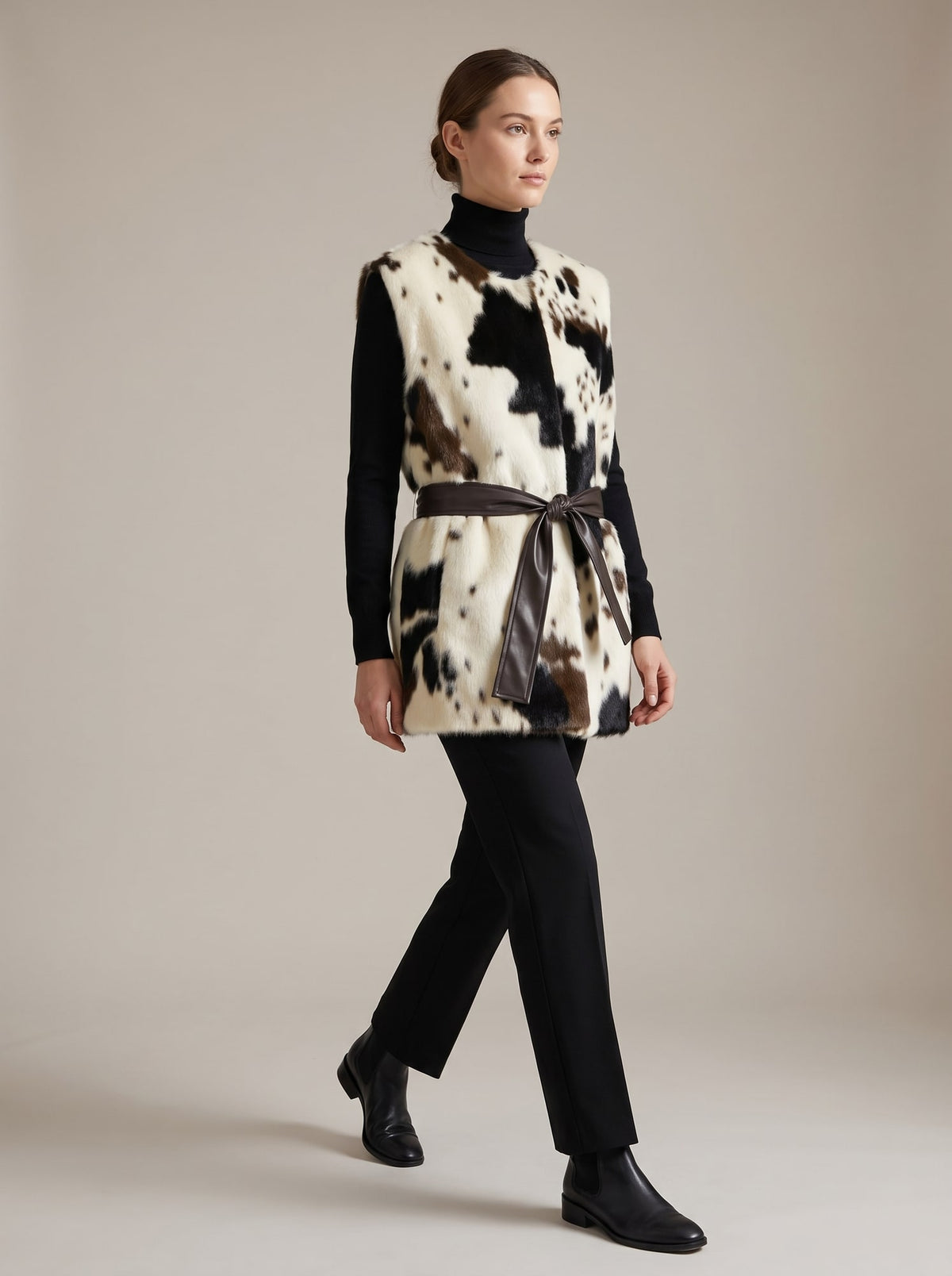 GILET IN ECOPELLICCIA CON CINTURA Avorio - in movimento - IRONICA