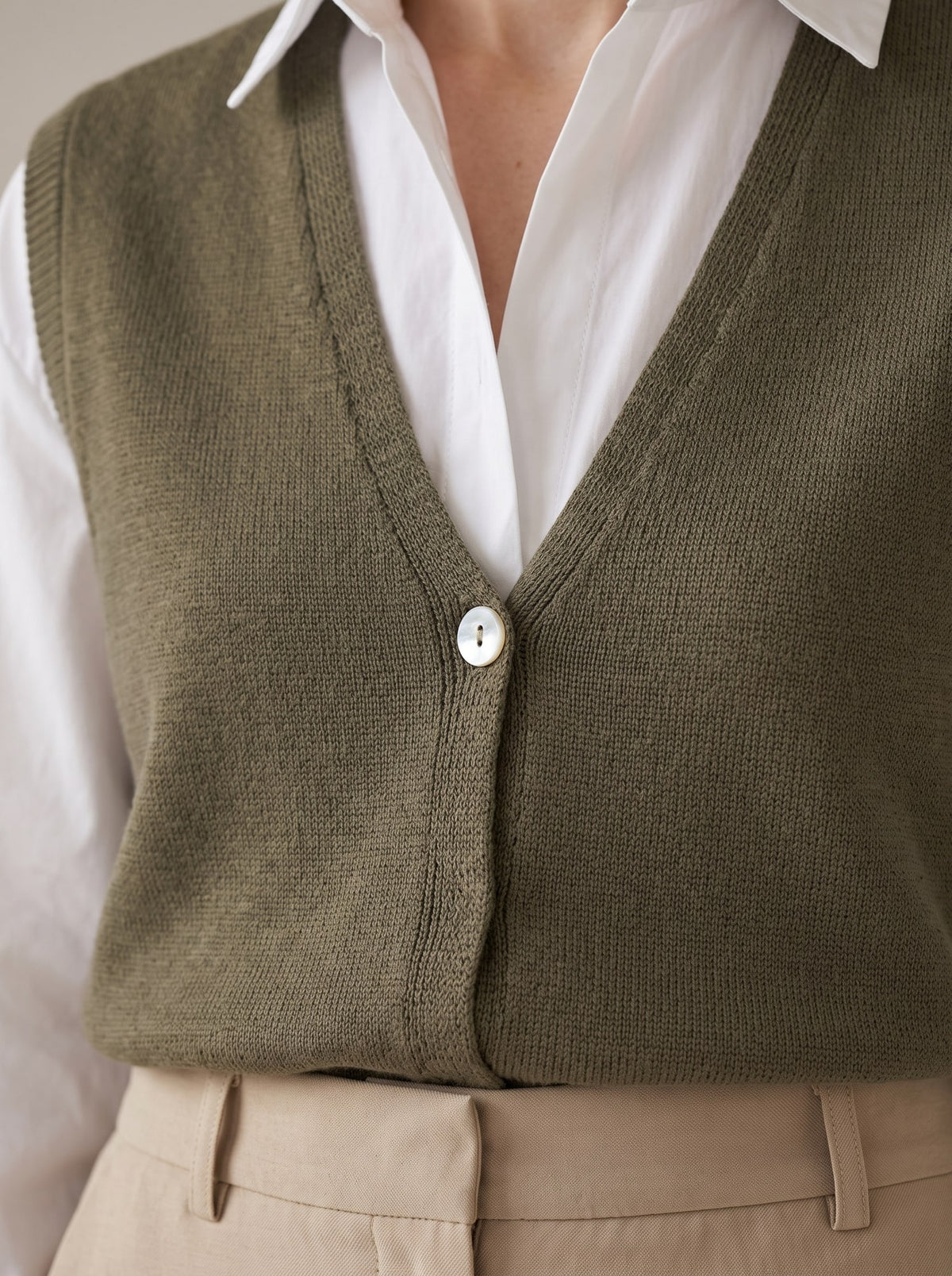 GILET IN MAGLIA CON BOTTONI Militare - dettaglio - IRONICA