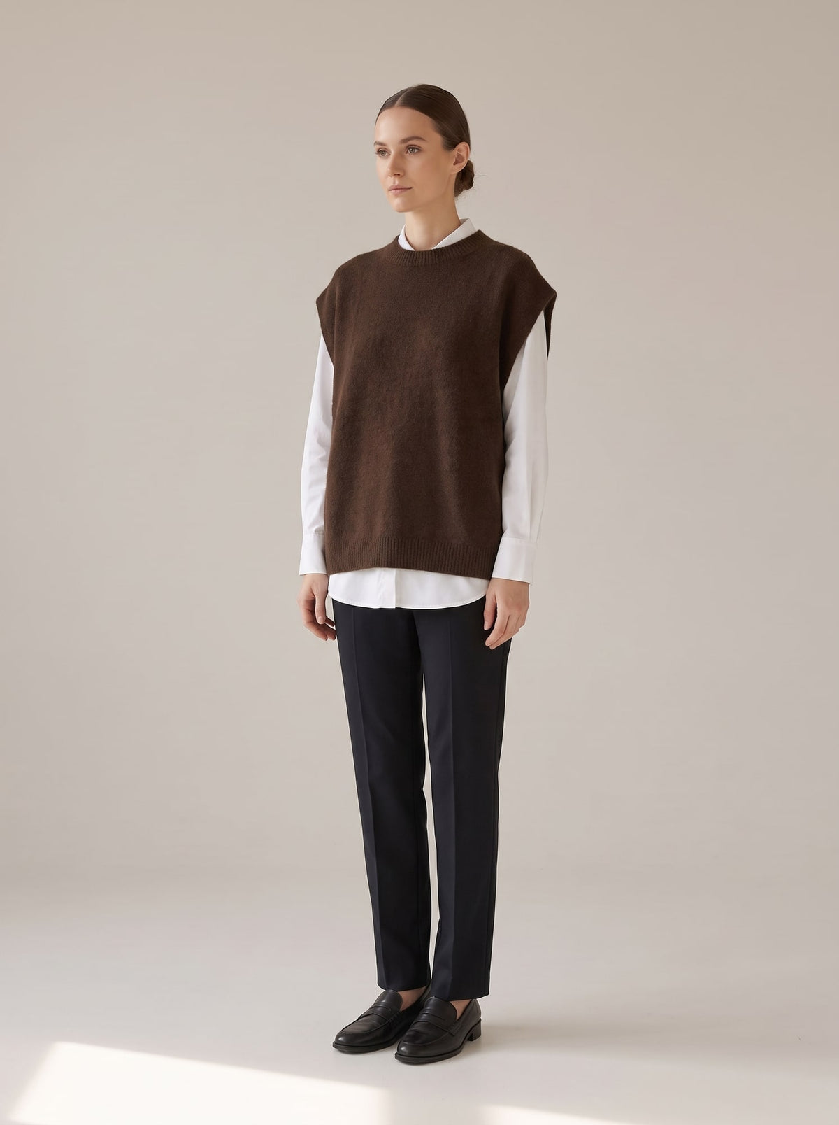GILET IN MAGLIA GIROCOLLO Moro - indossato - IRONICA