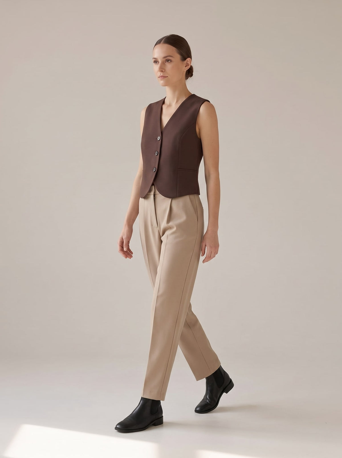 GILET SARTORIALE CON SCOLLO A V Moro - in movimento - IRONICA