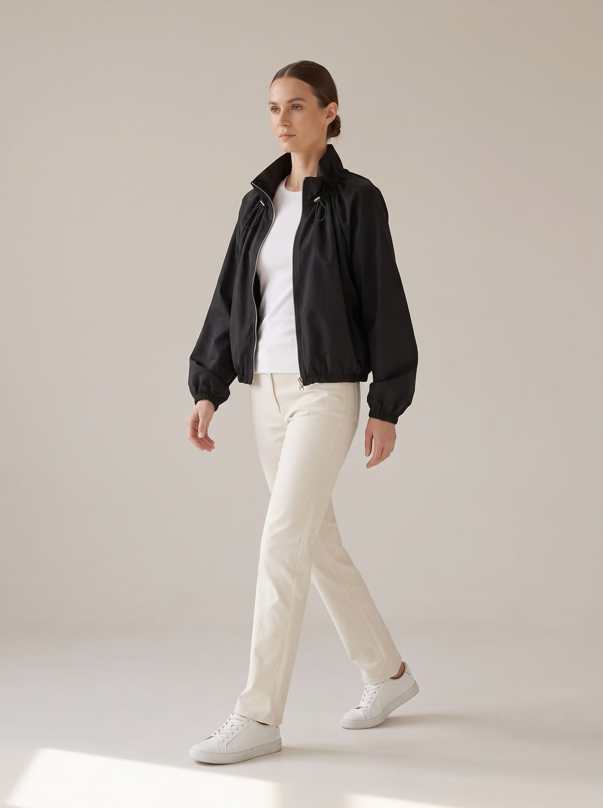 GIUBBOTTO CON ZIP E COULISSE Nero - in movimento - IRONICA