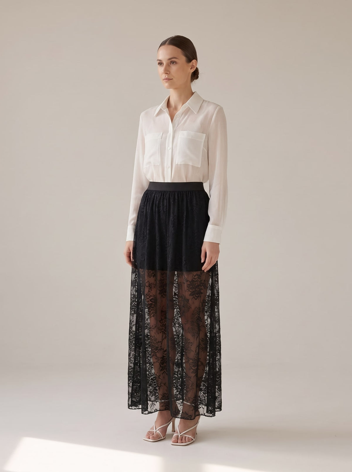 GONNA LUNGA IN PIZZO Nero - indossato - IRONICA
