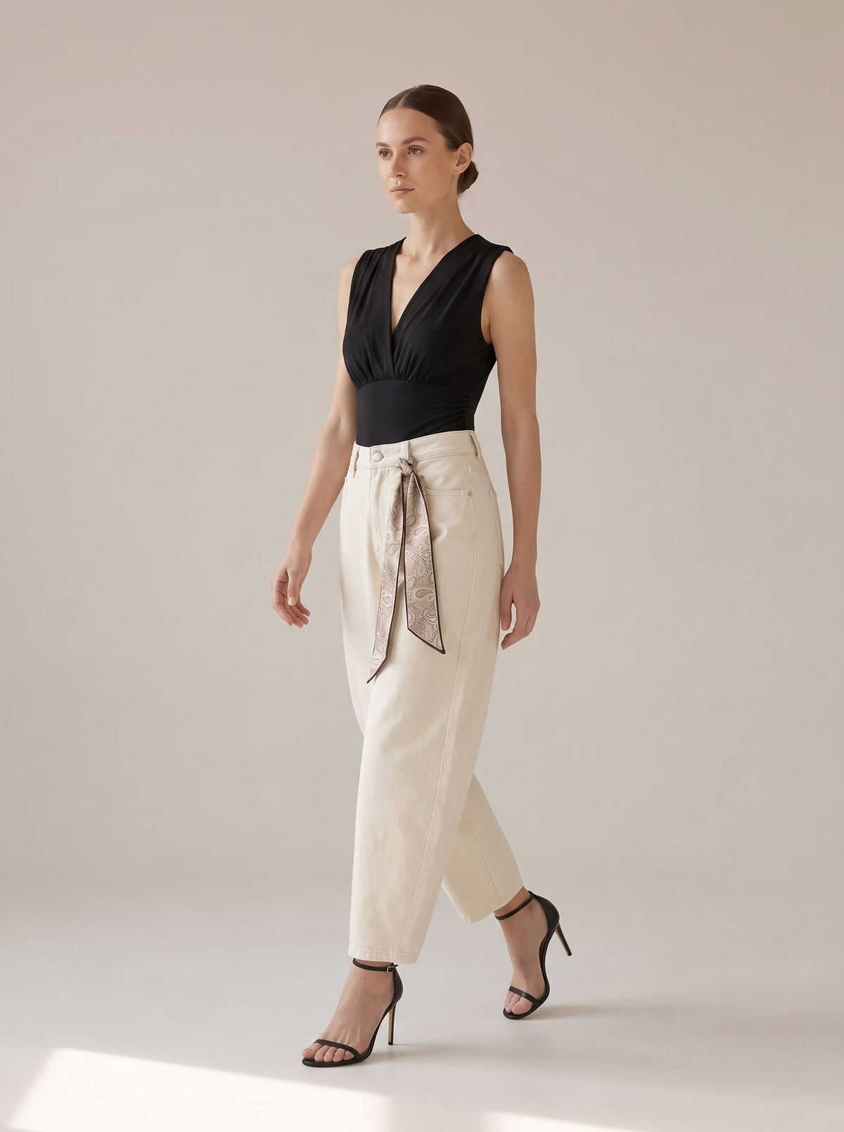JEANS BAGGY CON FOULARD Avorio - in movimento - IRONICA
