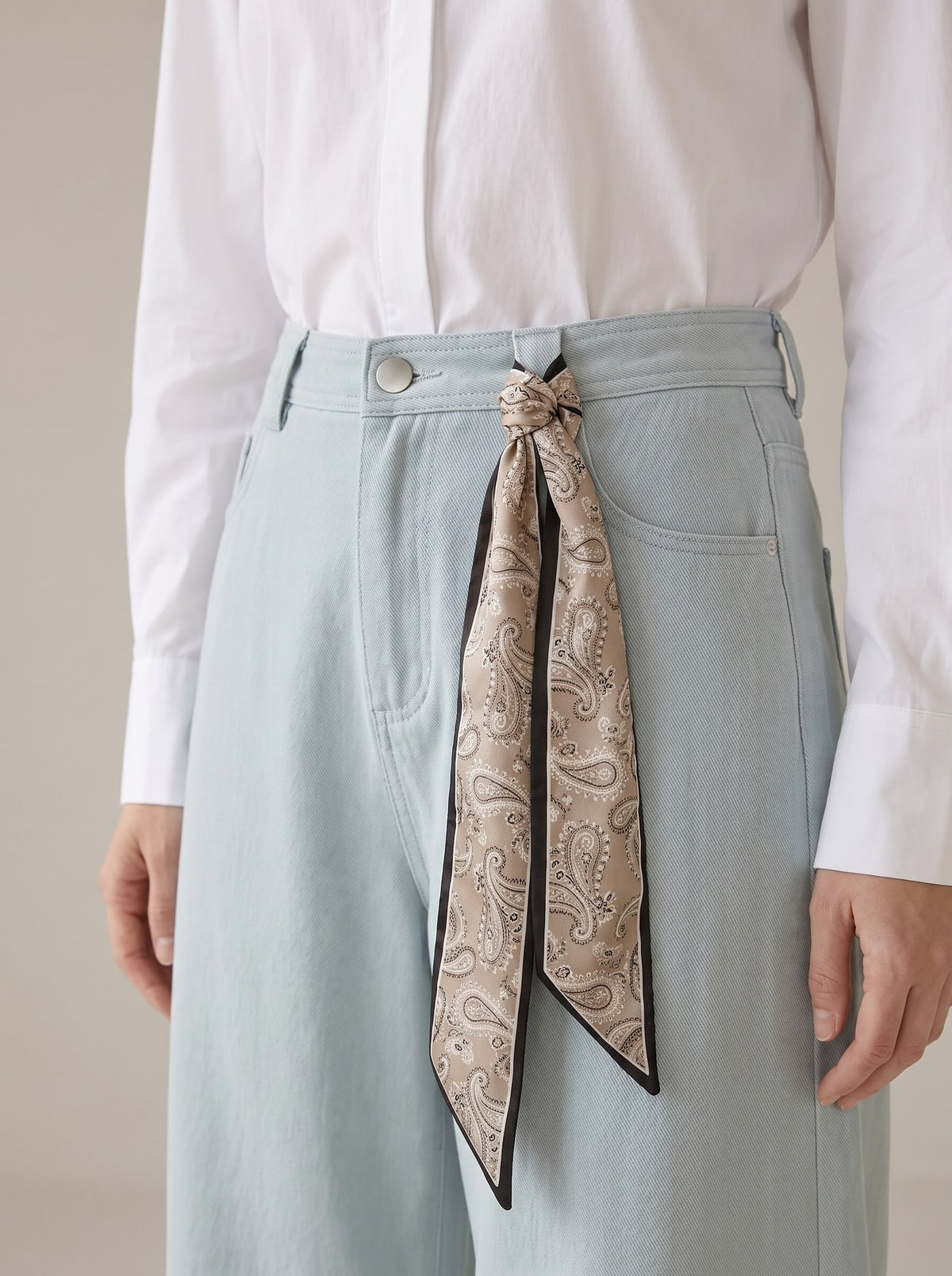 JEANS BAGGY CON FOULARD Celeste - dettaglio - IRONICA