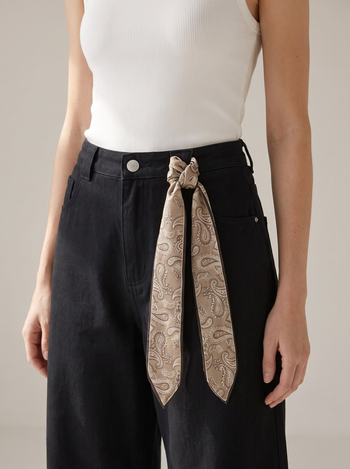 JEANS BAGGY CON FOULARD Nero - dettaglio - IRONICA
