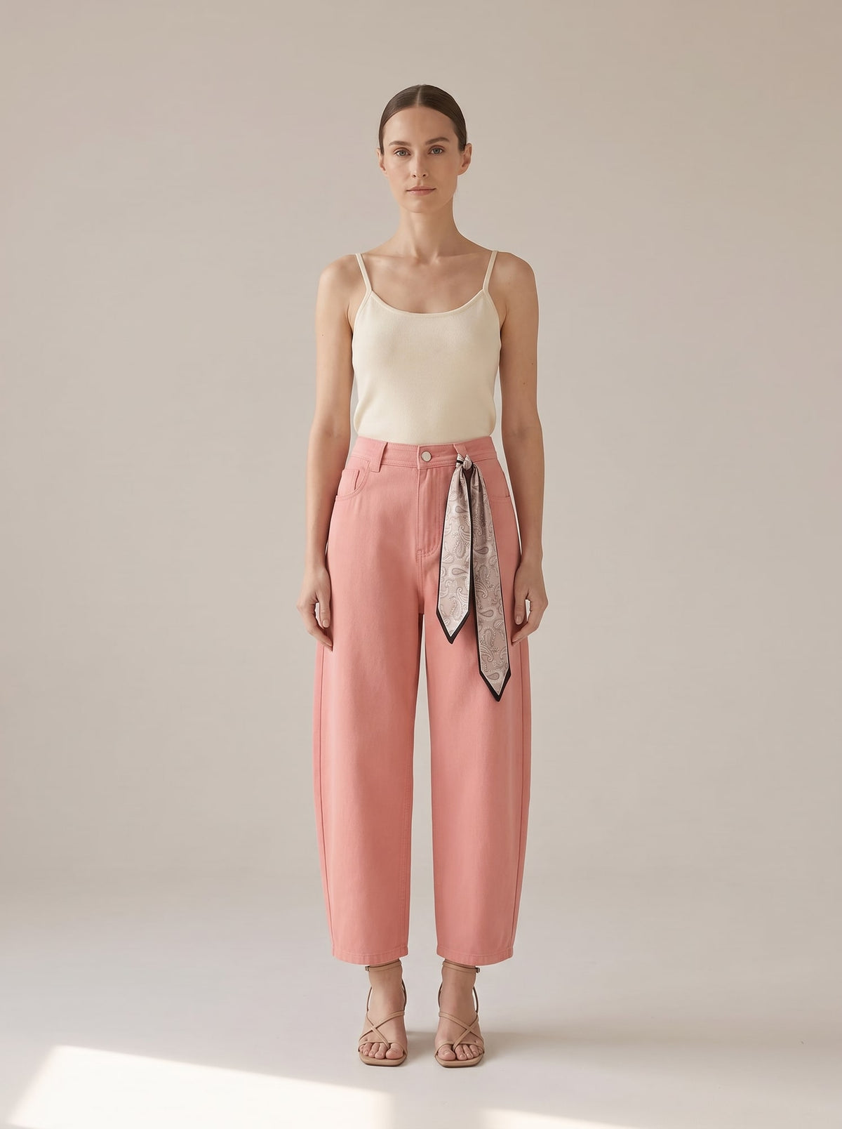 JEANS BAGGY CON FOULARD Rosa - indossato - IRONICA