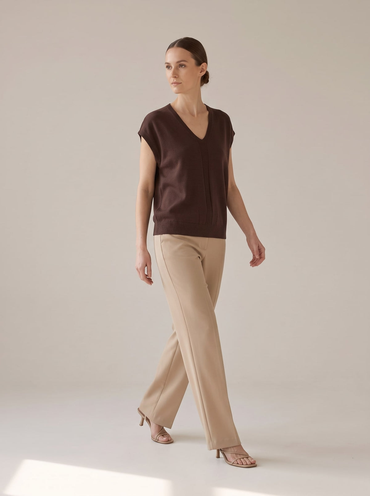 MAGLIA A COSTINE CON SCOLLO A V Moro - in movimento - IRONICA