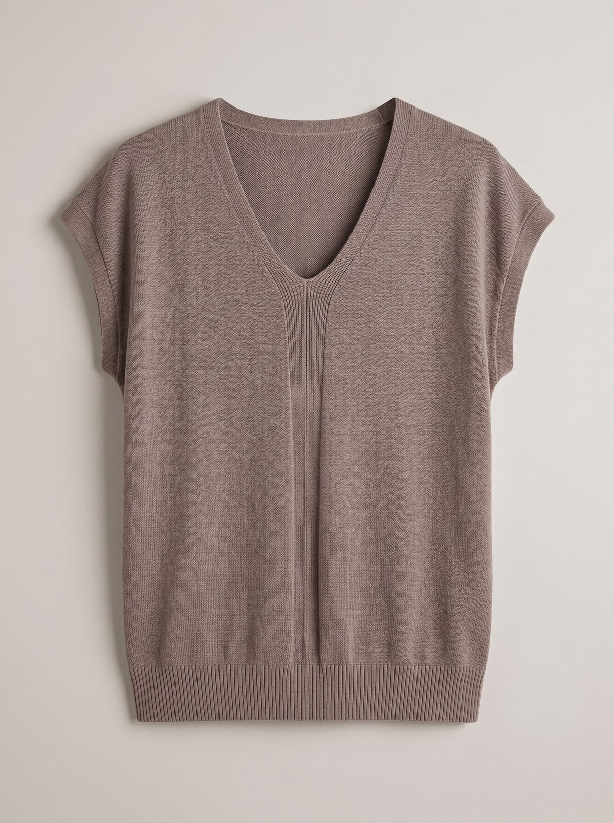 MAGLIA A COSTINE CON SCOLLO A V Tortora - still life - IRONICA